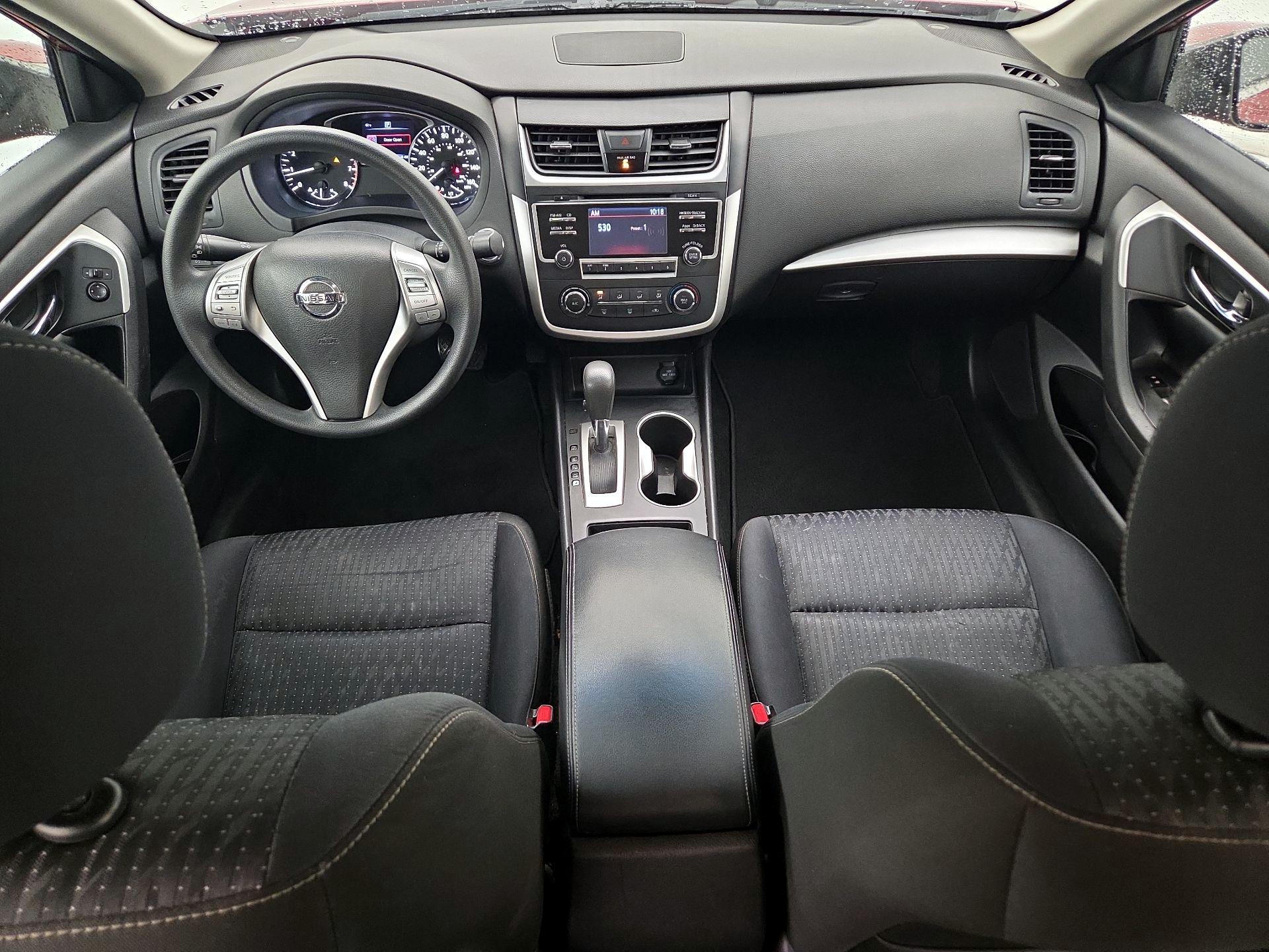 Thumbnail: 2016 Nissan Altima - 9