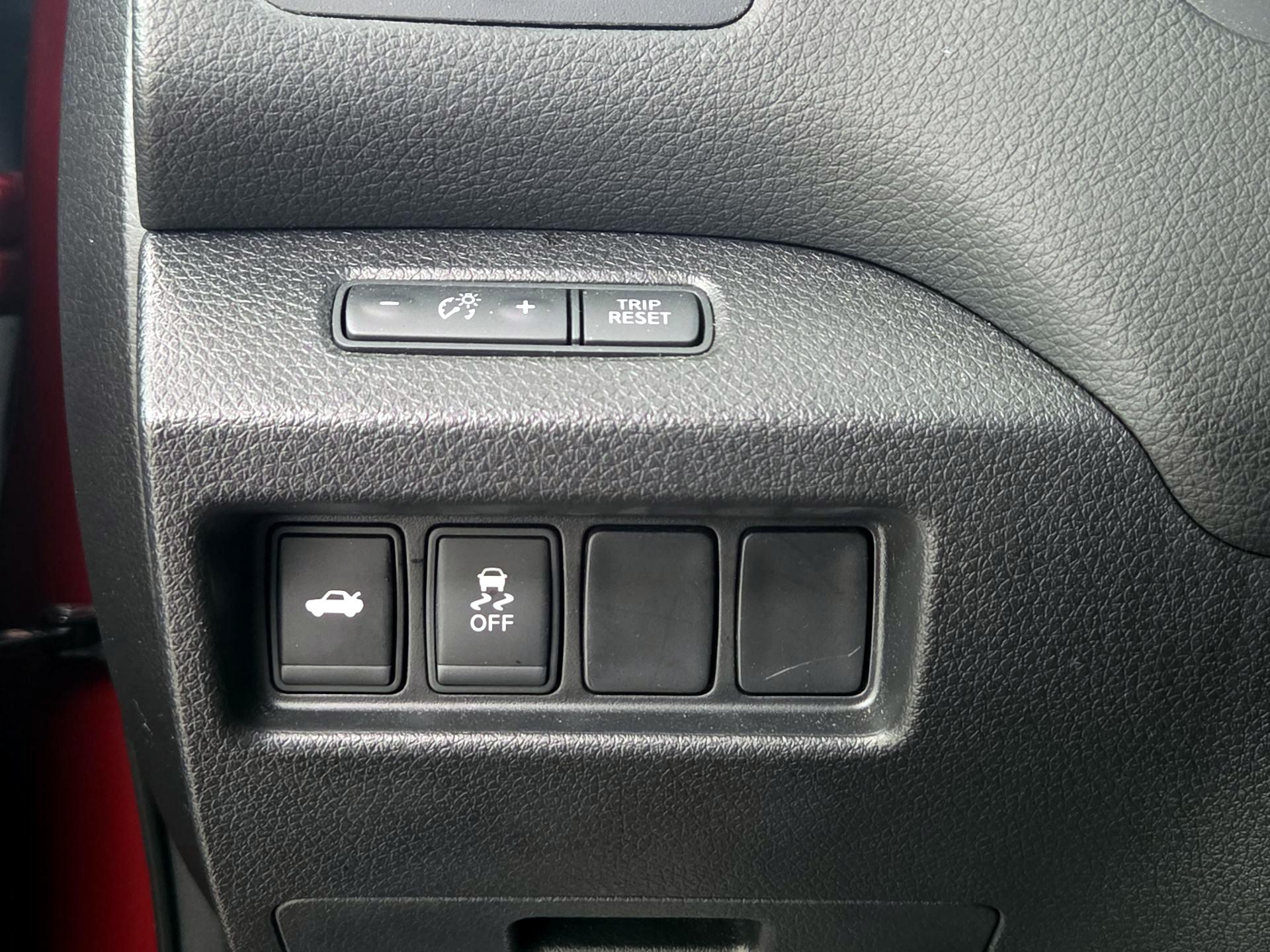 Thumbnail: 2016 Nissan Altima - 13