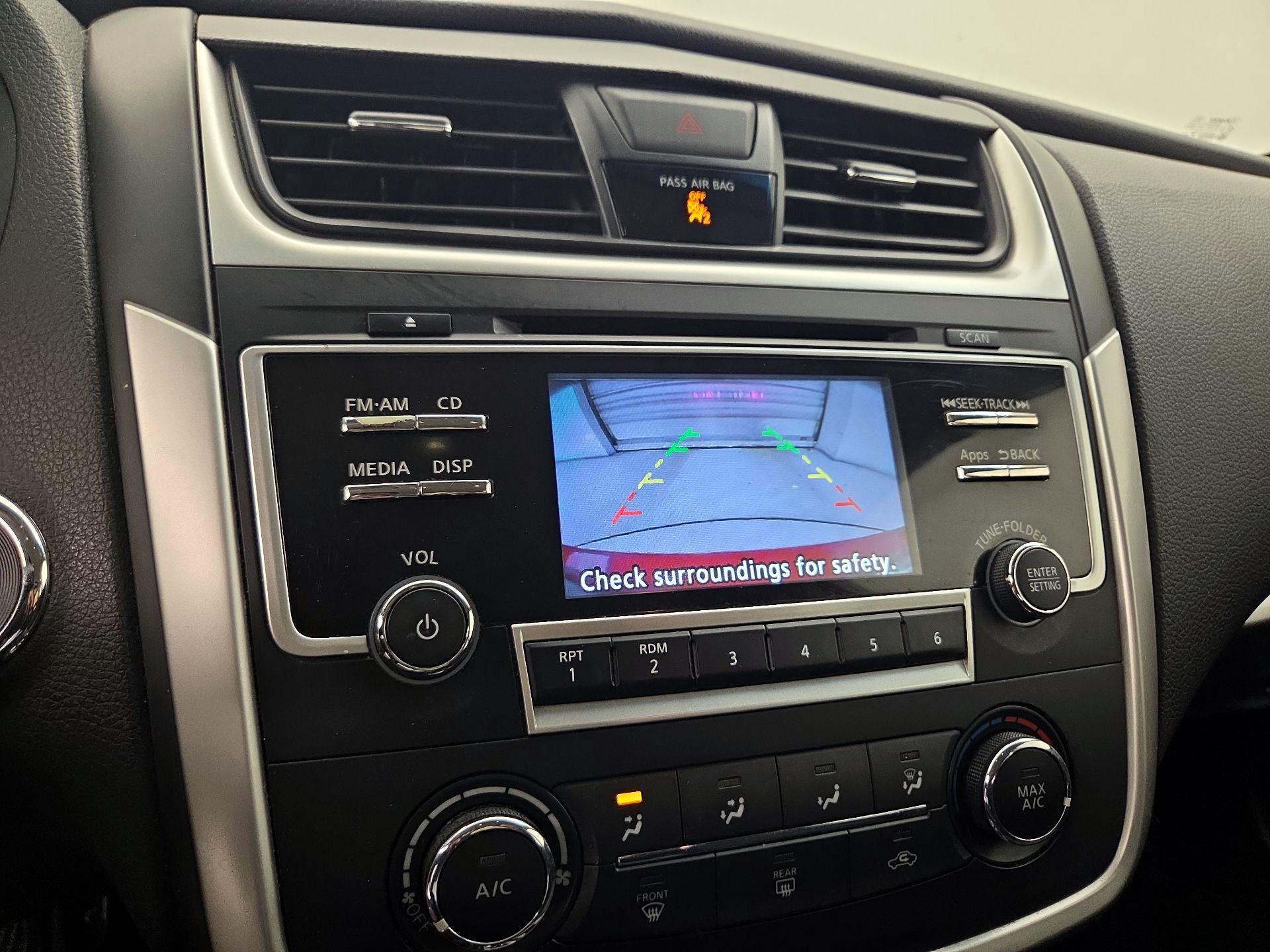 Thumbnail: 2016 Nissan Altima - 14