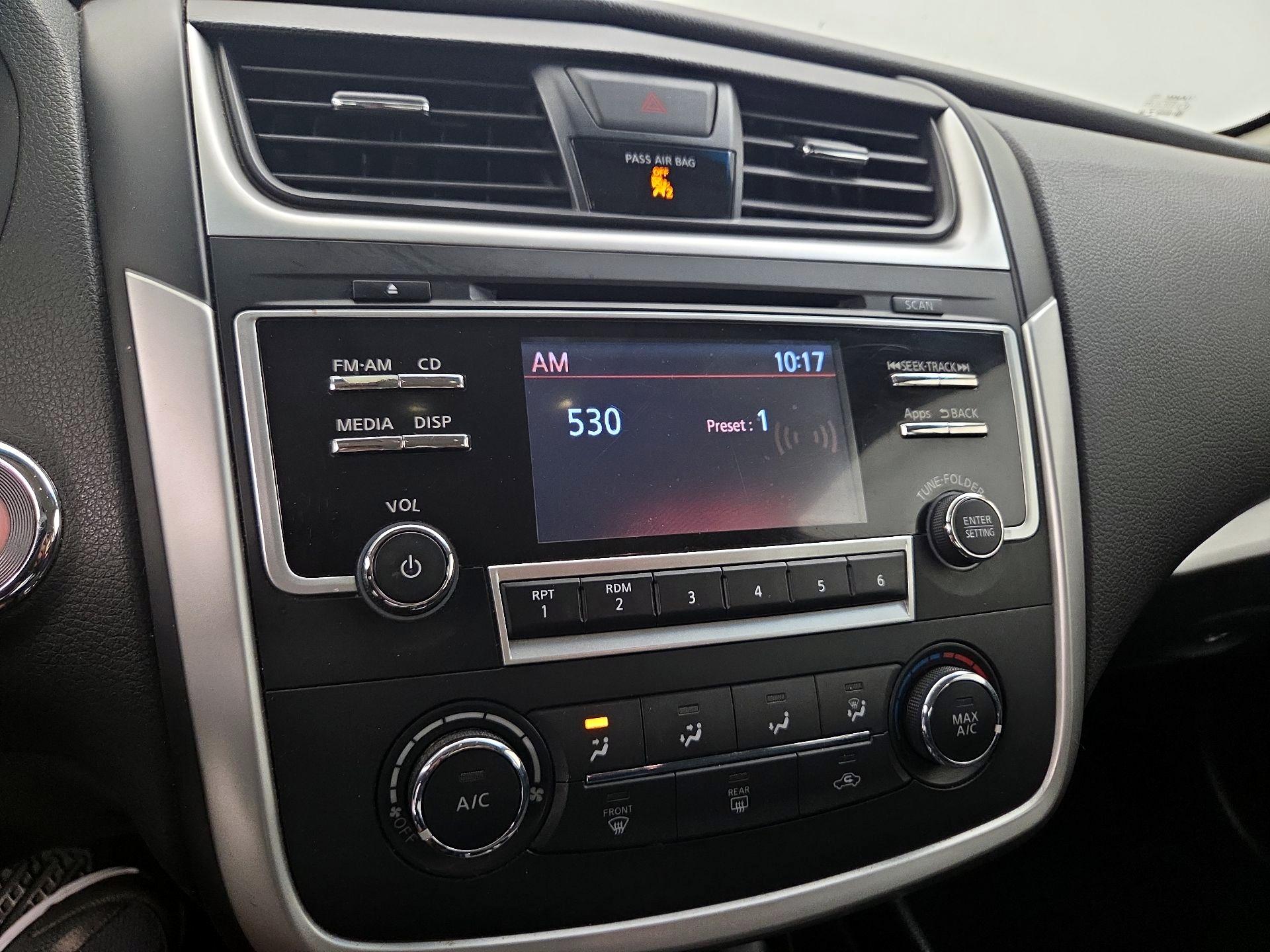 Thumbnail: 2016 Nissan Altima - 15