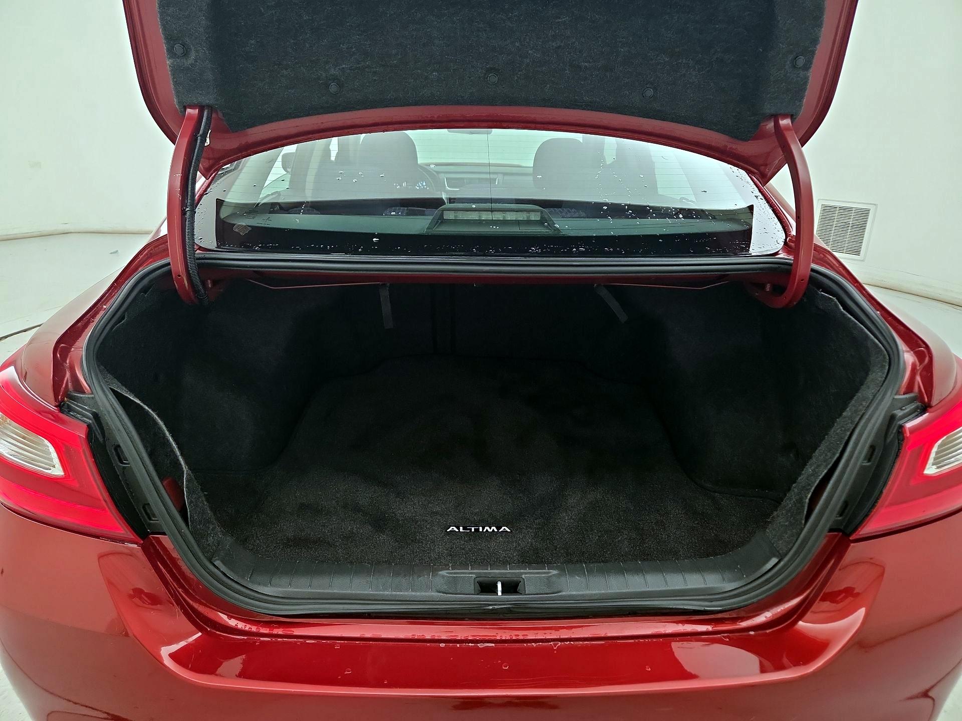 Thumbnail: 2016 Nissan Altima - 20