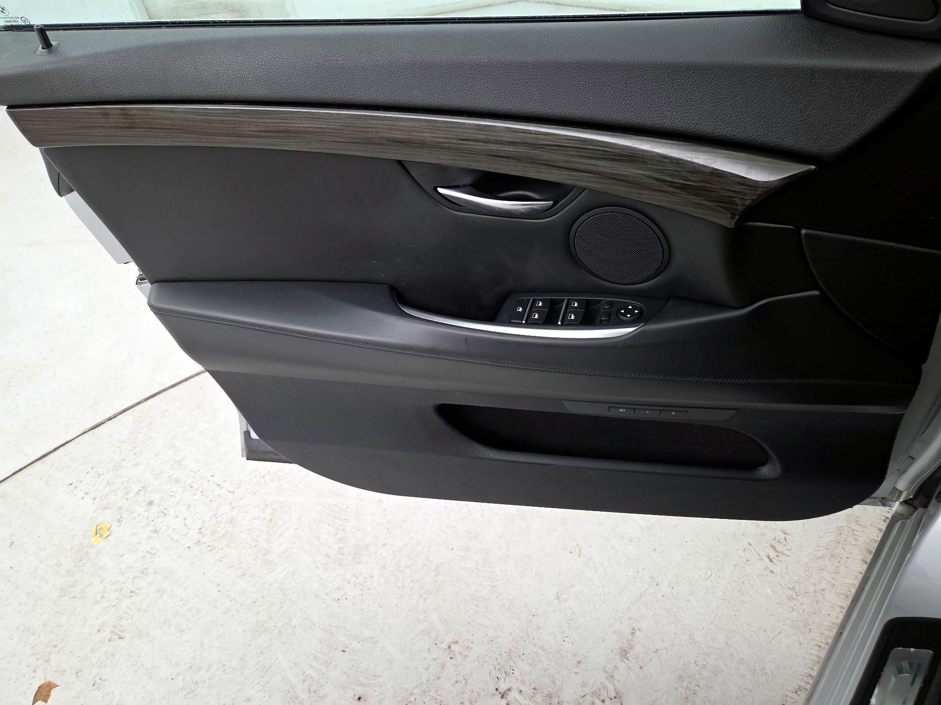 Thumbnail: 2016 BMW 5 Series - 10