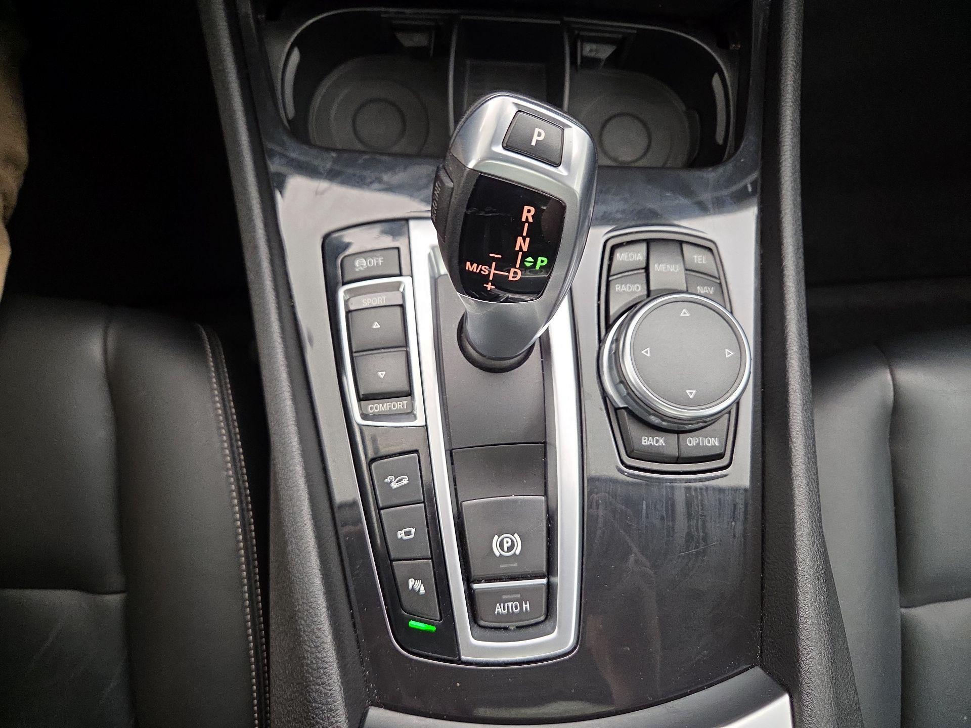 Thumbnail: 2016 BMW 5 Series - 16