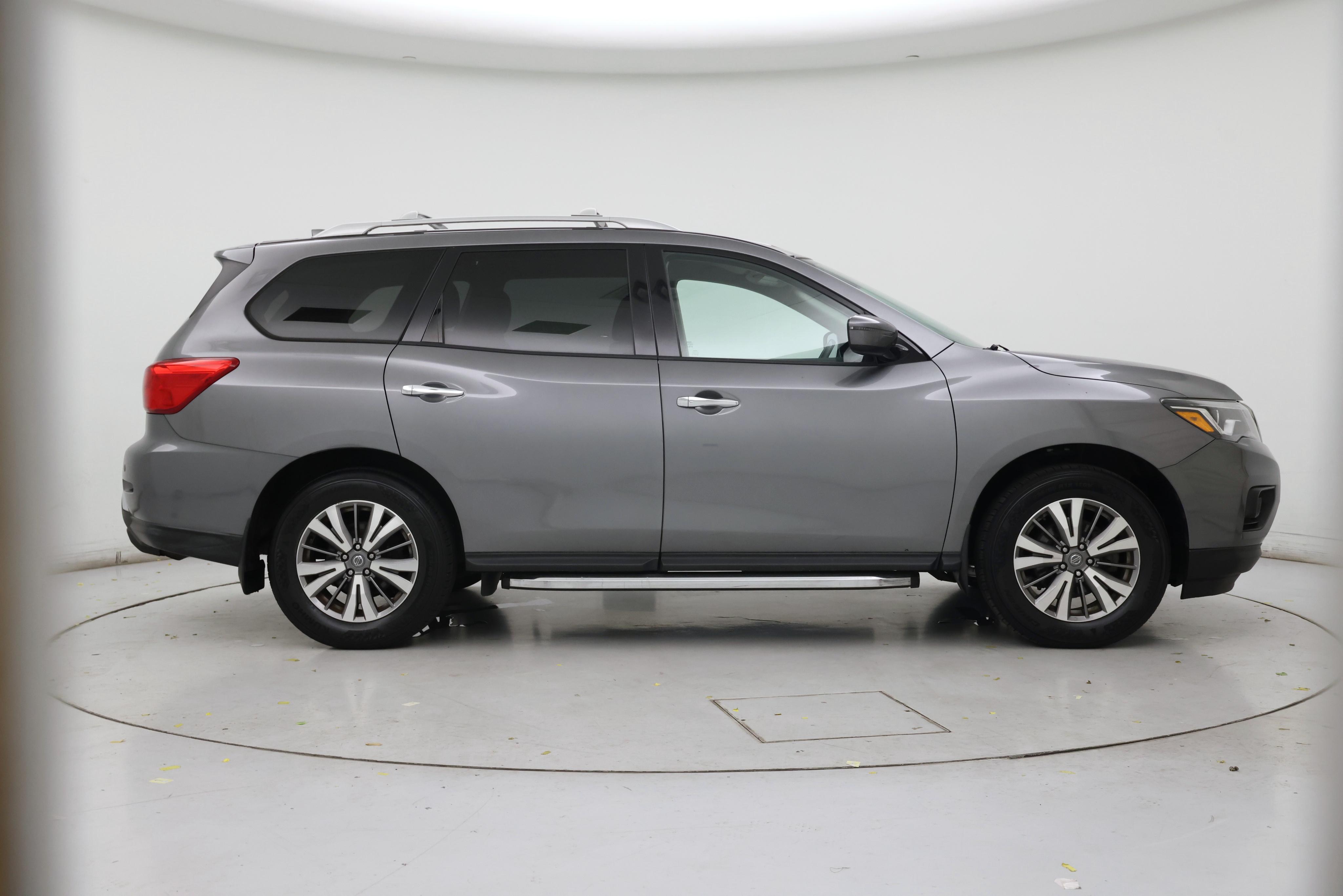 Thumbnail: 2020 Nissan Pathfinder - 7