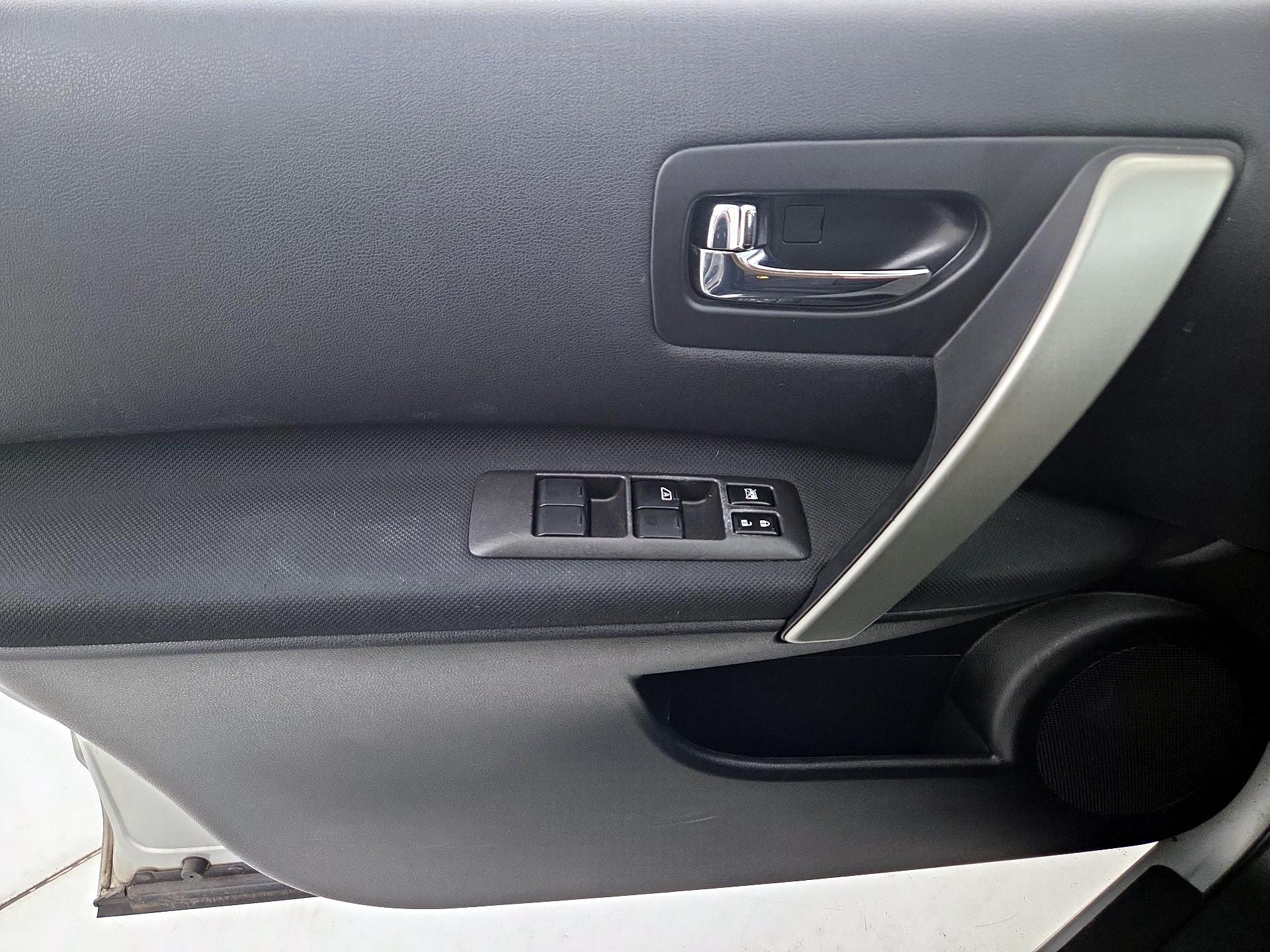 Thumbnail: 2014 Nissan Rogue - 12