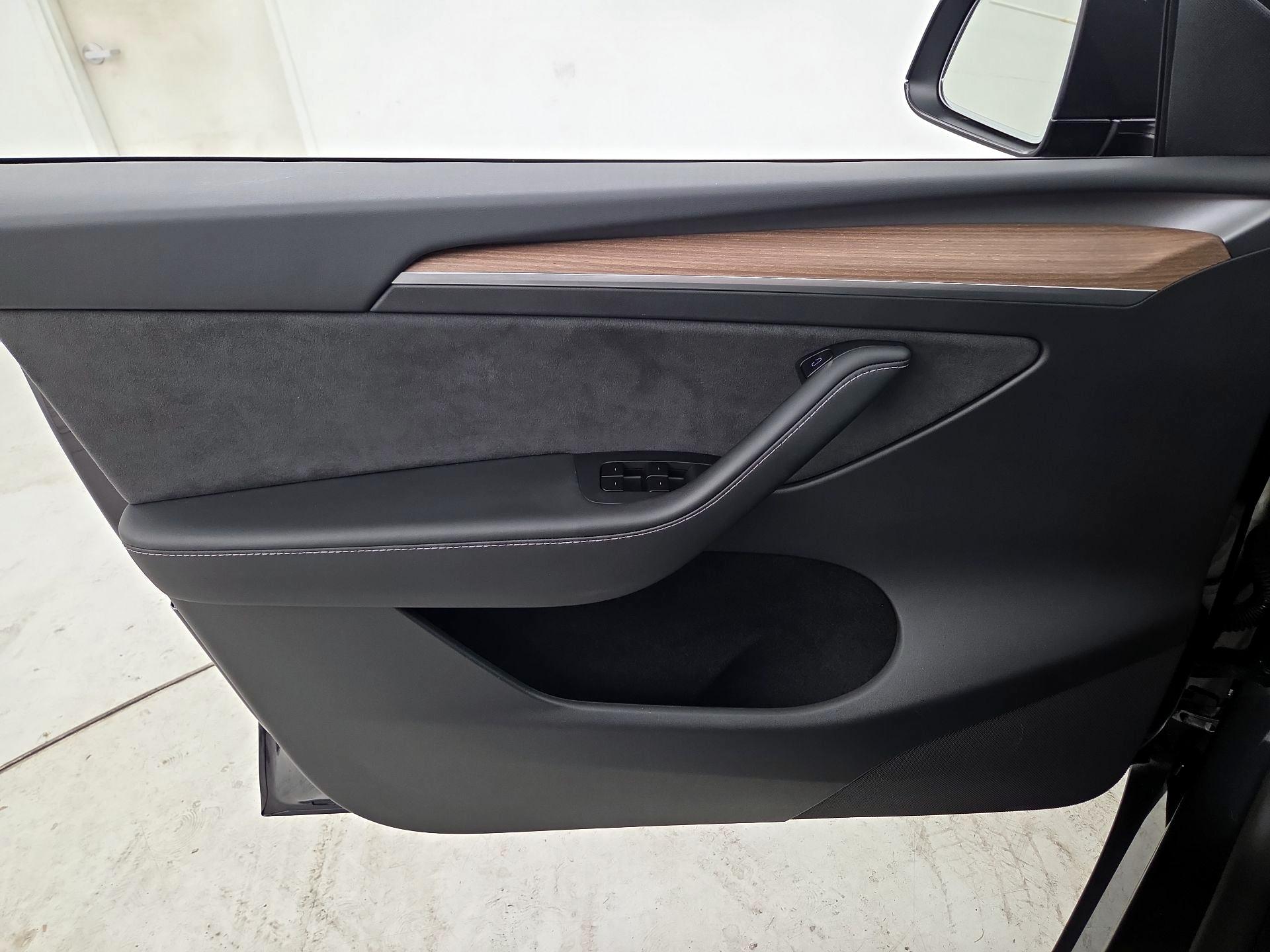 Thumbnail: 2025 Tesla Model Y - 12