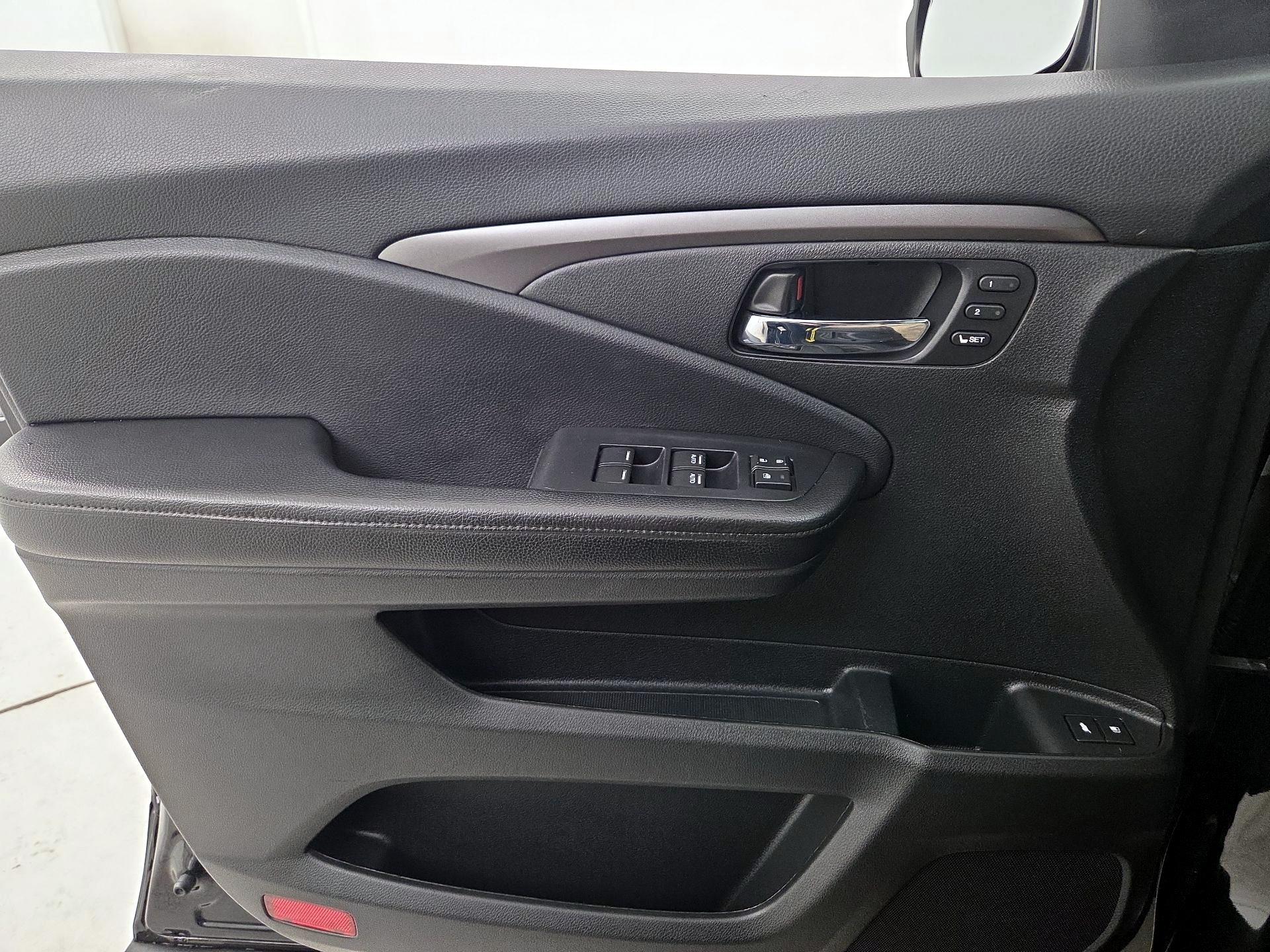 Thumbnail: 2019 Honda Passport - 12