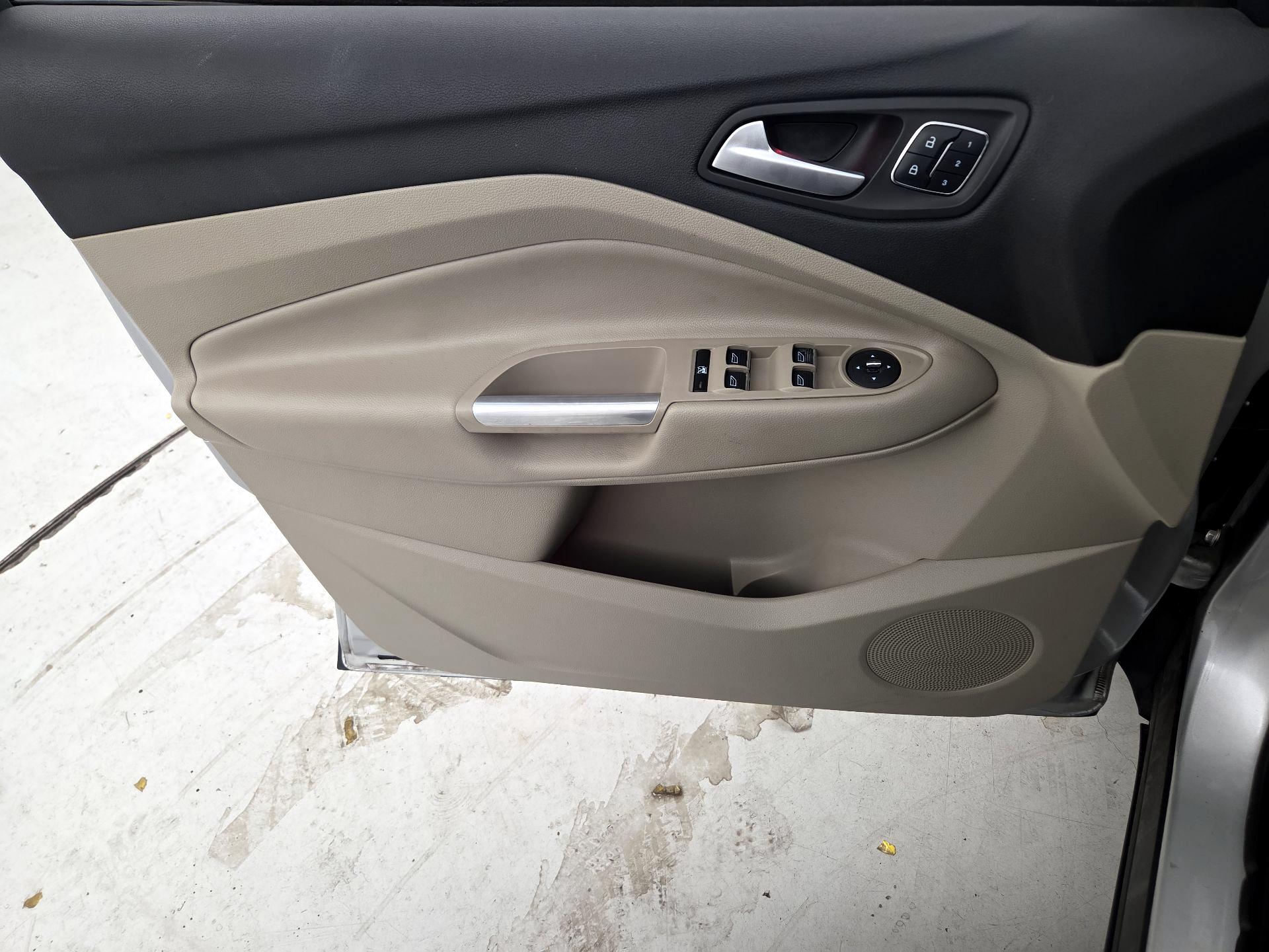 Thumbnail: 2014 Ford Escape - 12