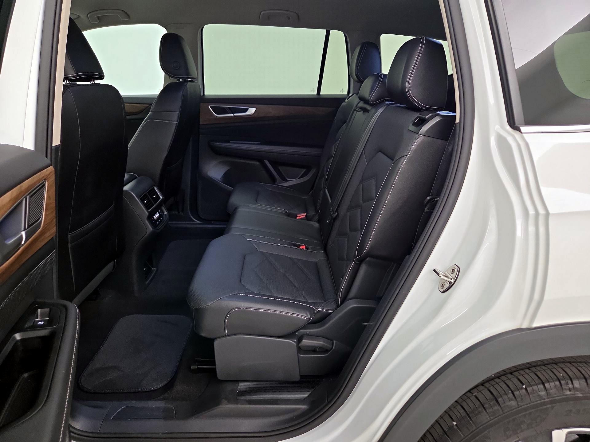 Thumbnail: 2024 Volkswagen Atlas - 19