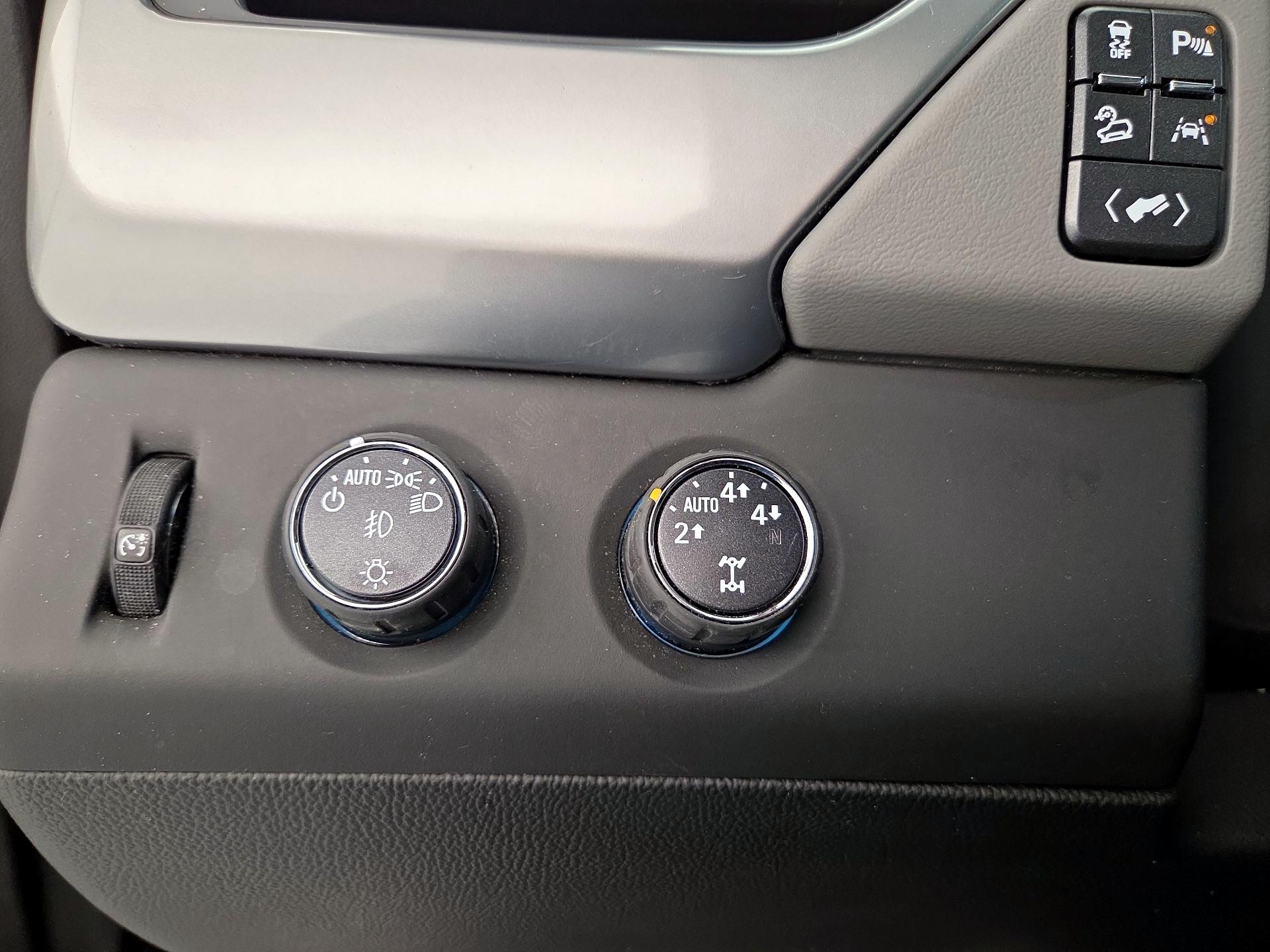 Thumbnail: 2016 Chevrolet Tahoe - 13