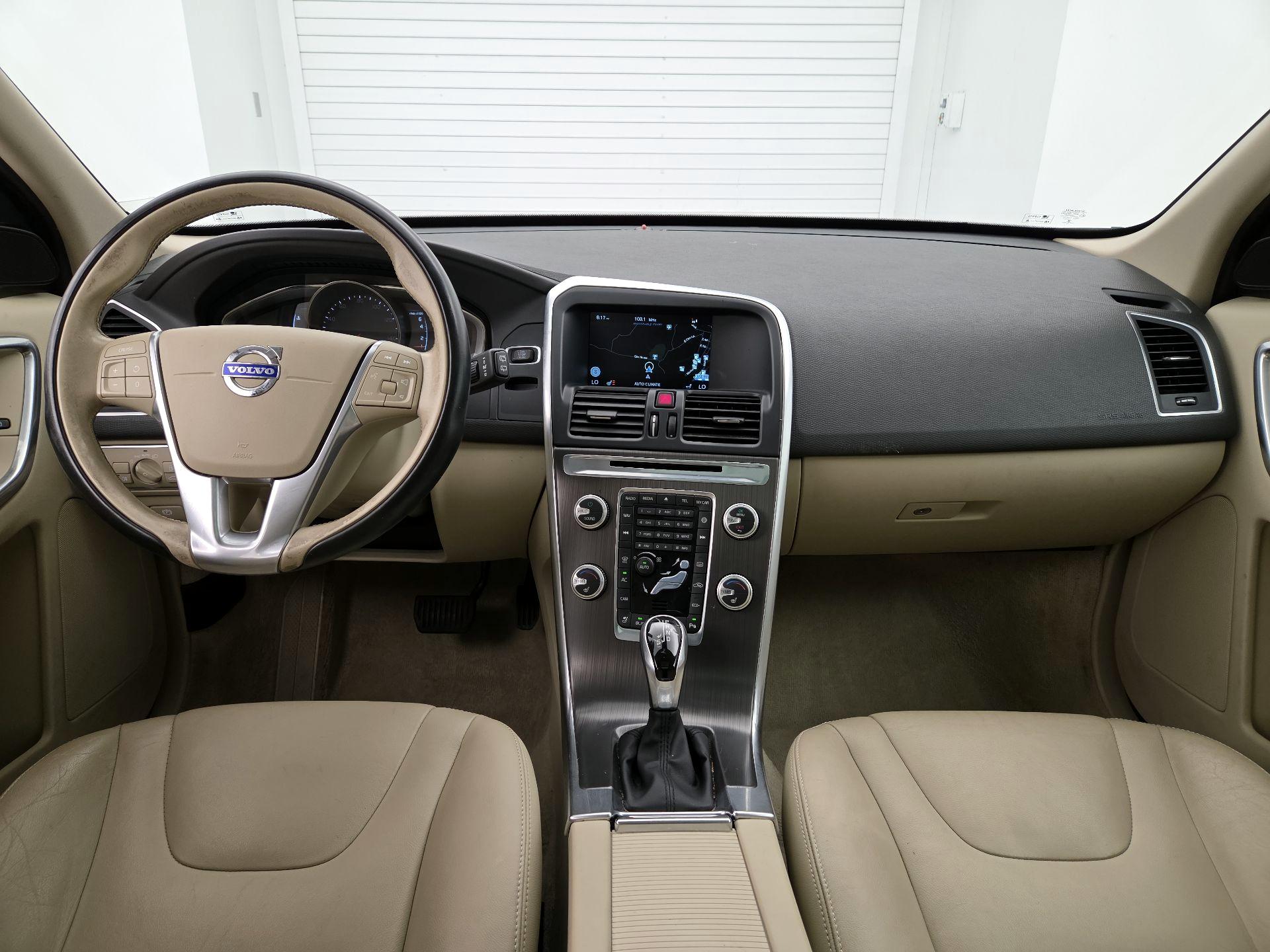 Thumbnail: 2015 Volvo XC60 - 9
