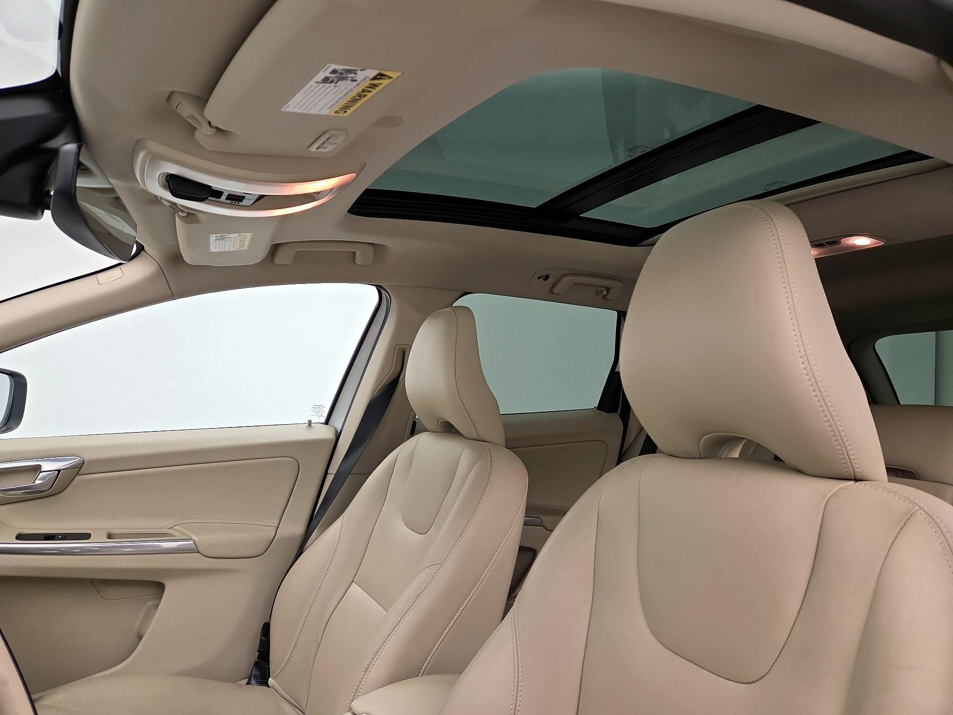 Thumbnail: 2015 Volvo XC60 - 19
