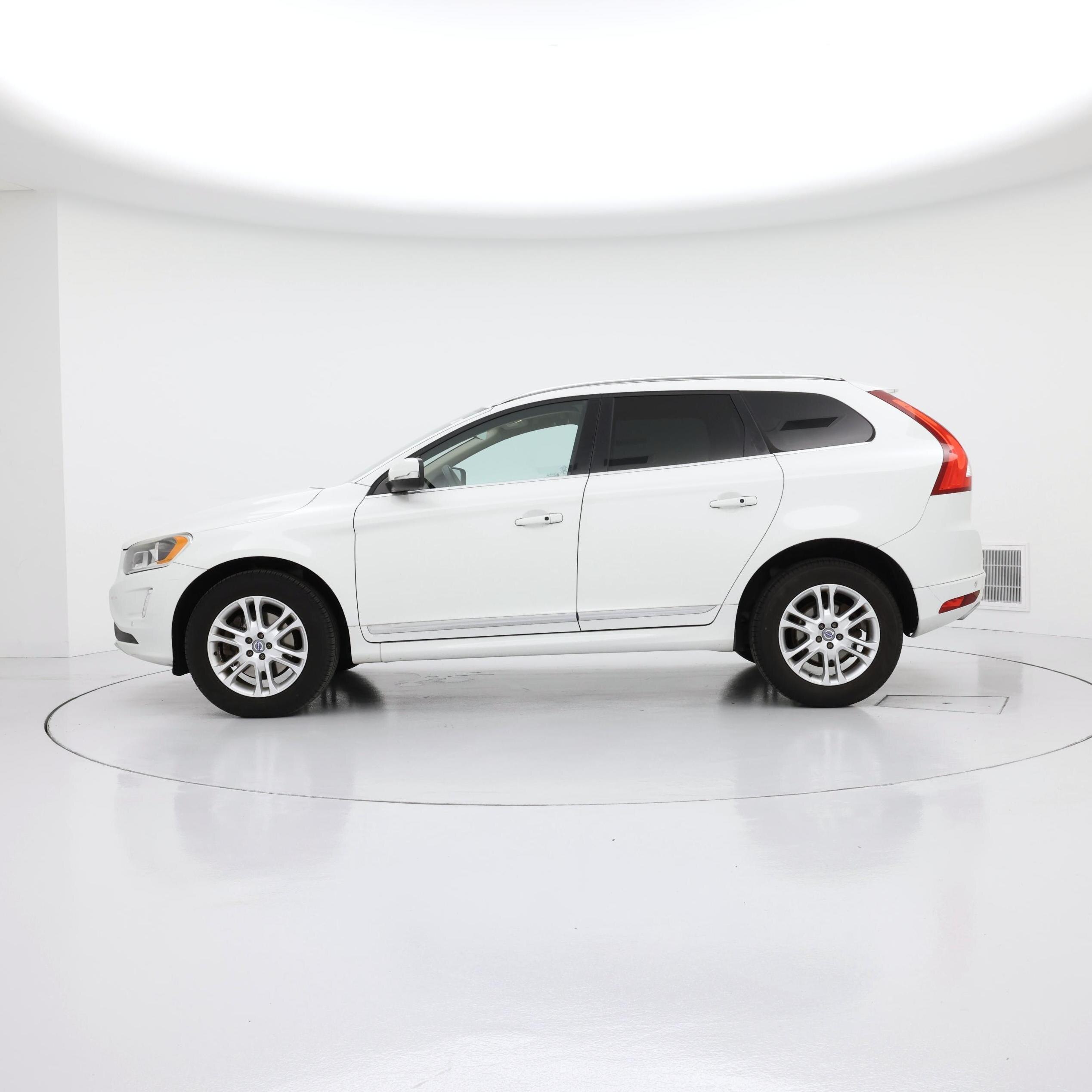 Thumbnail: 2015 Volvo XC60 - 3