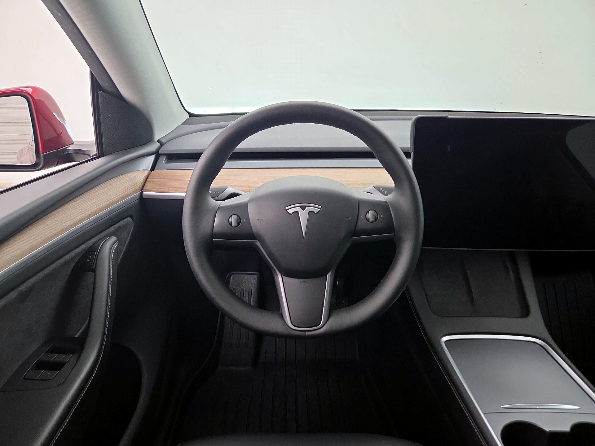 Thumbnail: 2024 Tesla Model Y - 10