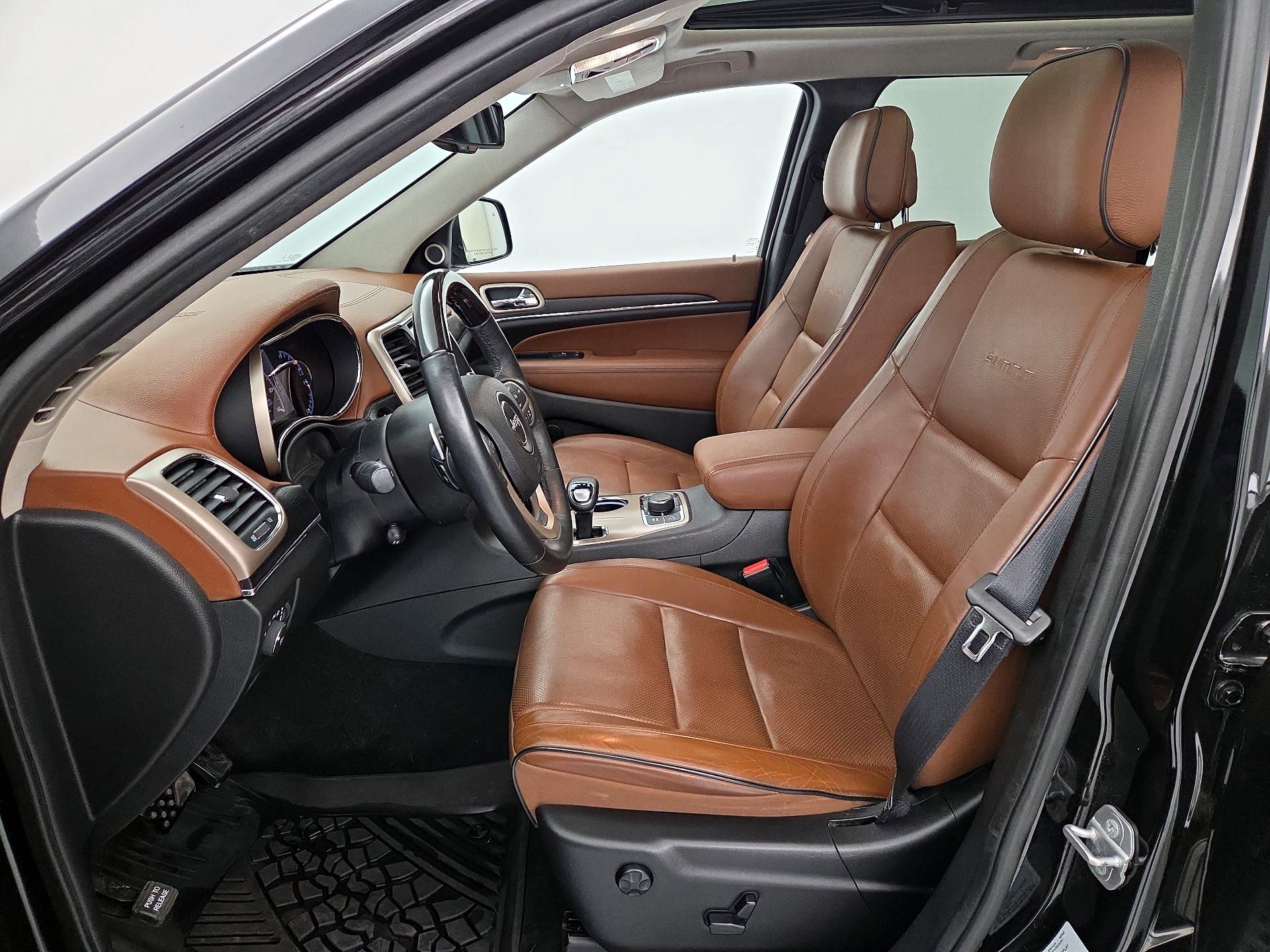 Thumbnail: 2015 Jeep Grand Cherokee - 11