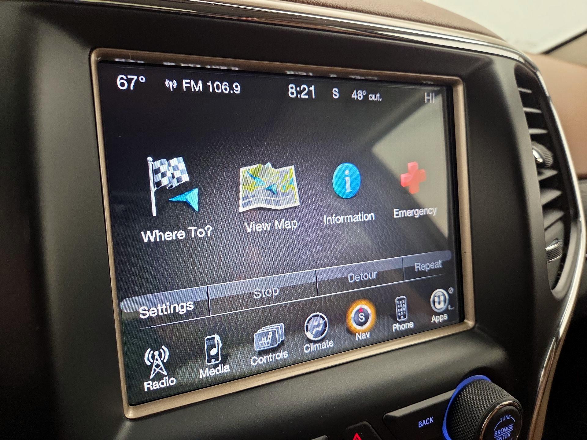 Thumbnail: 2015 Jeep Grand Cherokee - 14