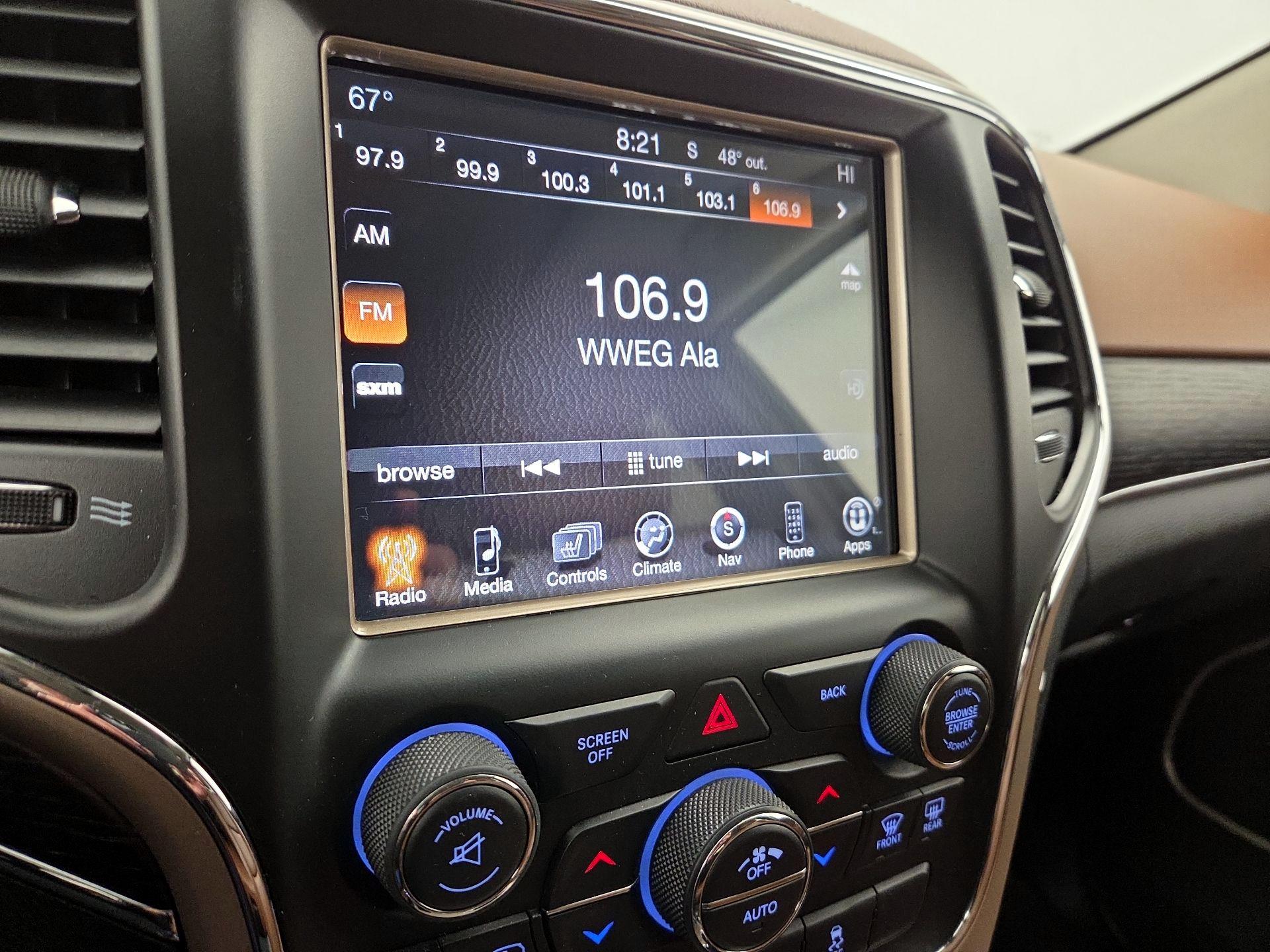 Thumbnail: 2015 Jeep Grand Cherokee - 16