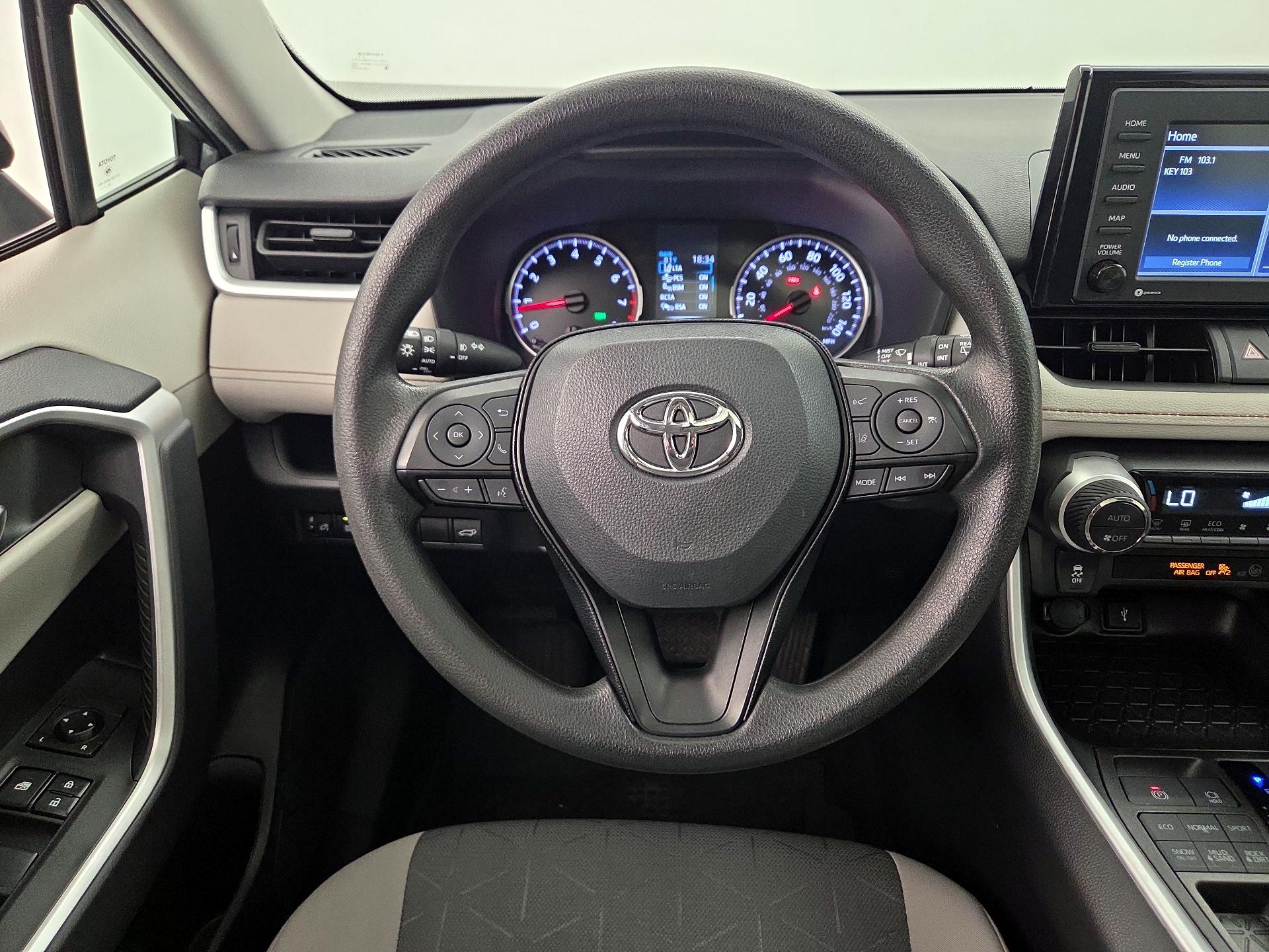 Thumbnail: 2021 Toyota RAV4 - 10