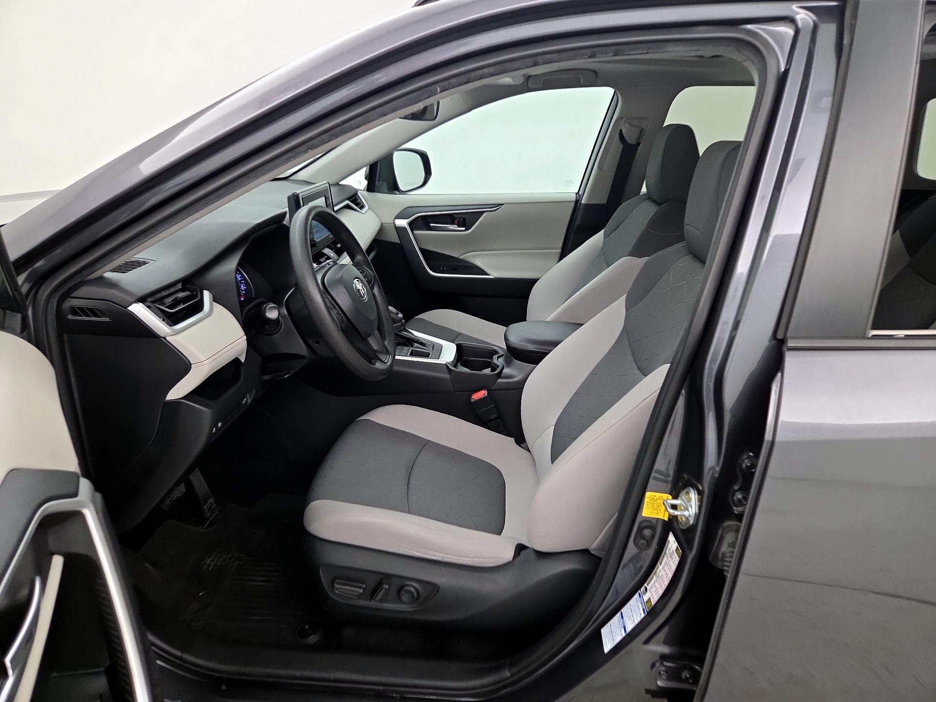 Thumbnail: 2021 Toyota RAV4 - 11