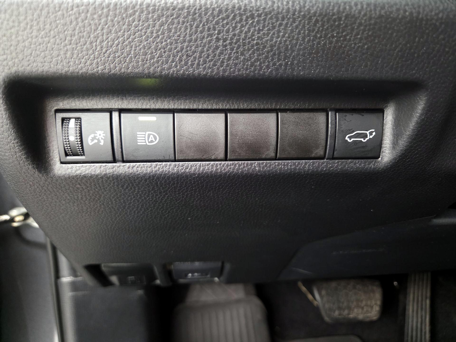 Thumbnail: 2021 Toyota RAV4 - 13