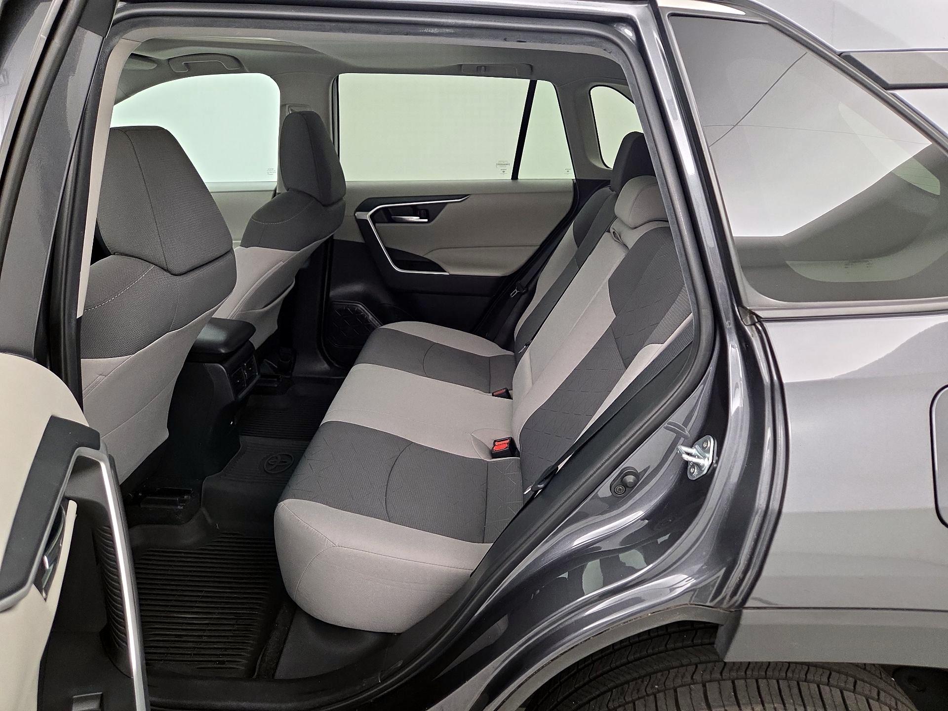 Thumbnail: 2021 Toyota RAV4 - 20