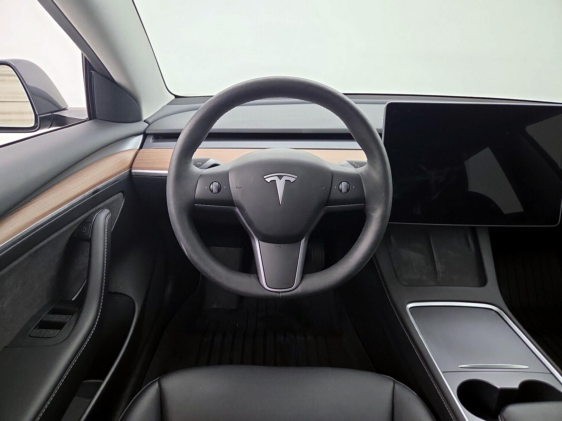 Thumbnail: 2023 Tesla Model 3 - 10
