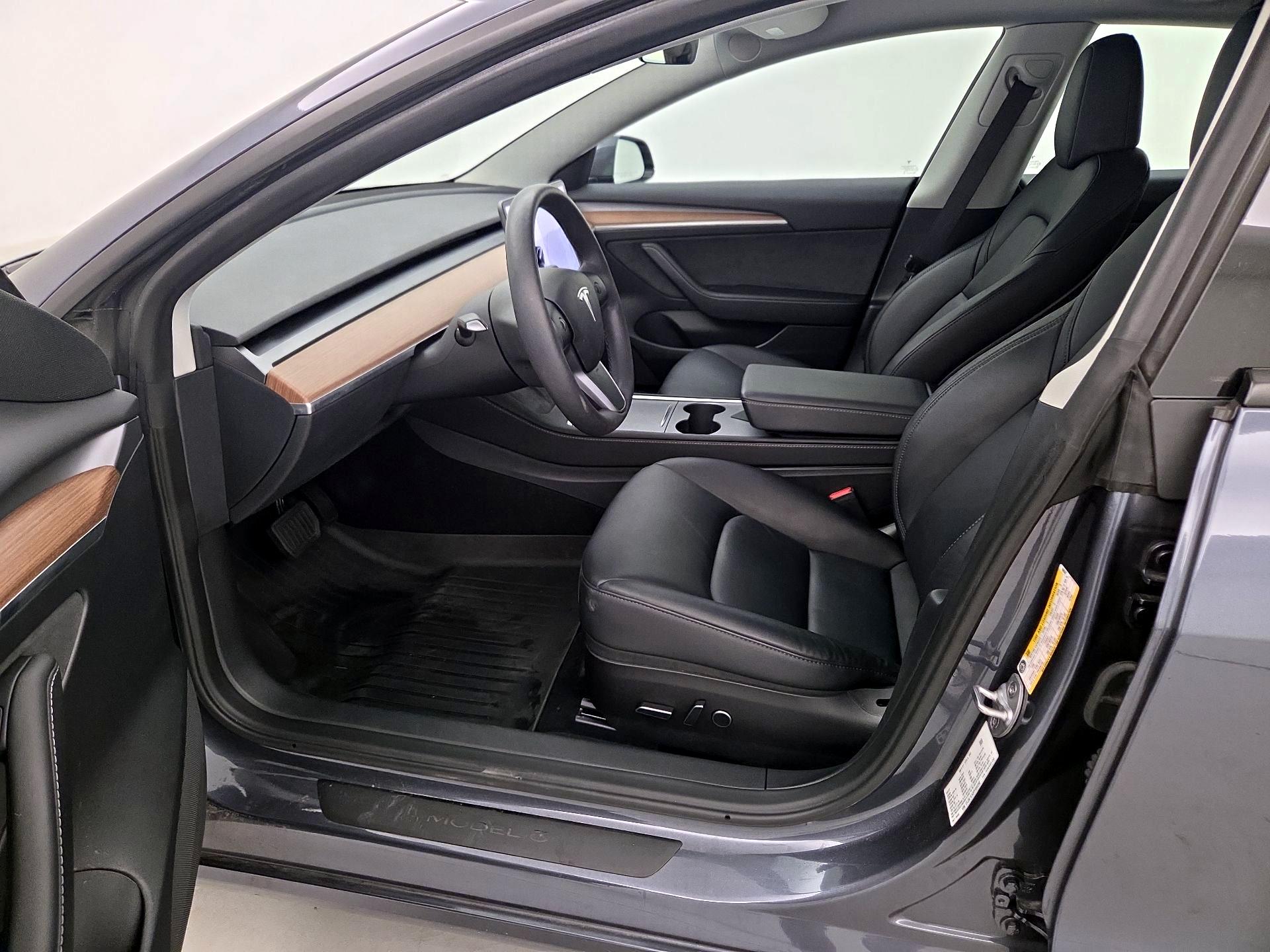 Thumbnail: 2023 Tesla Model 3 - 11