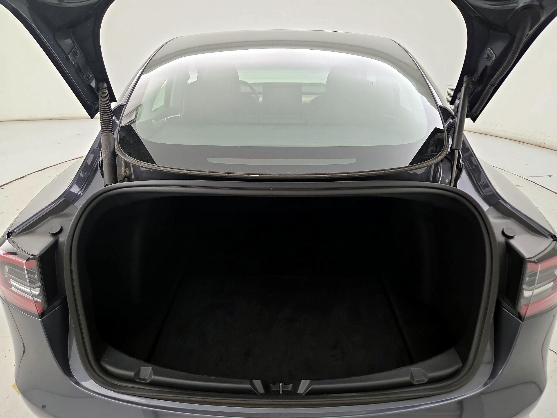 Thumbnail: 2023 Tesla Model 3 - 19