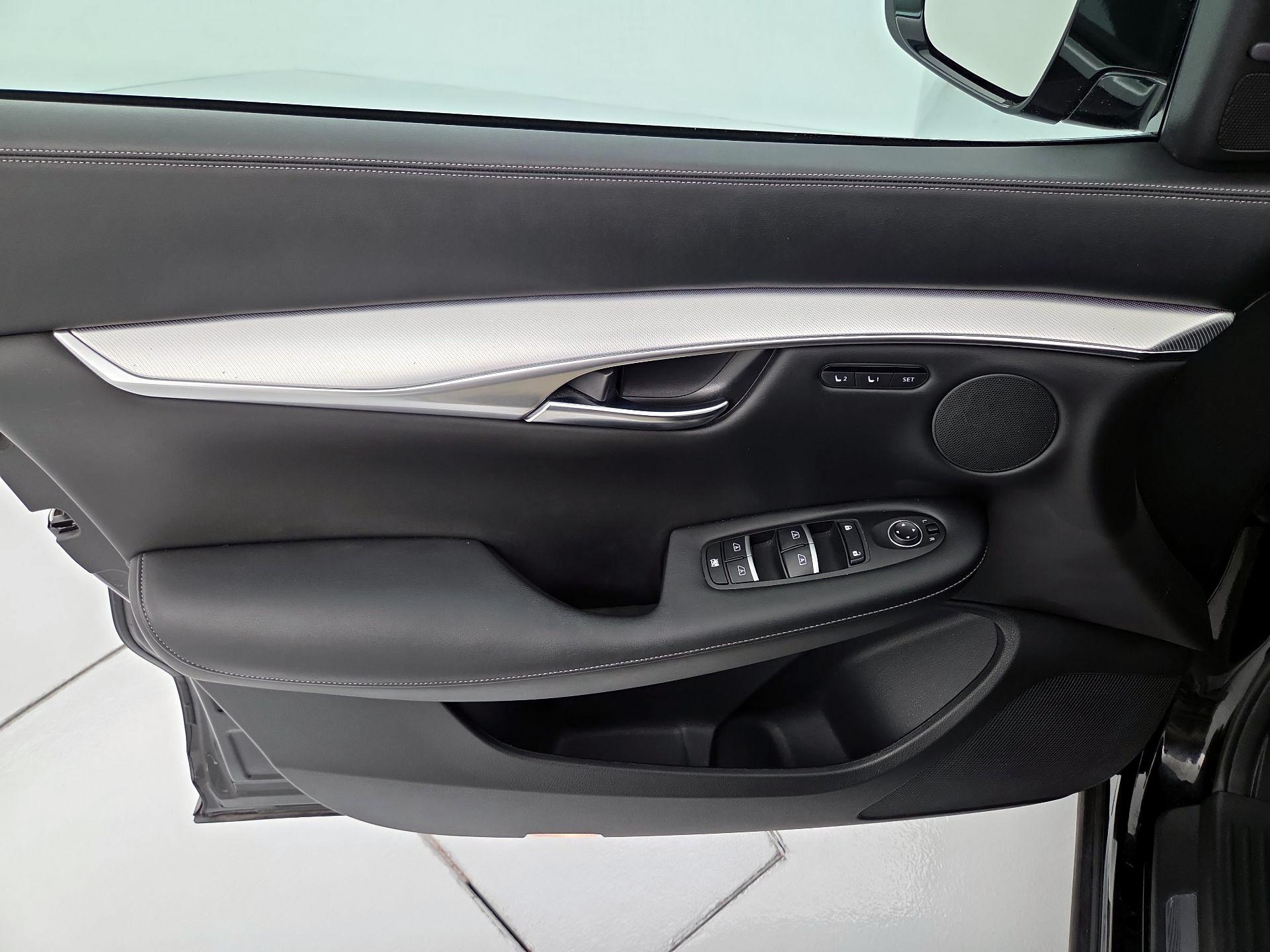 Thumbnail: 2019 INFINITI QX50 - 12