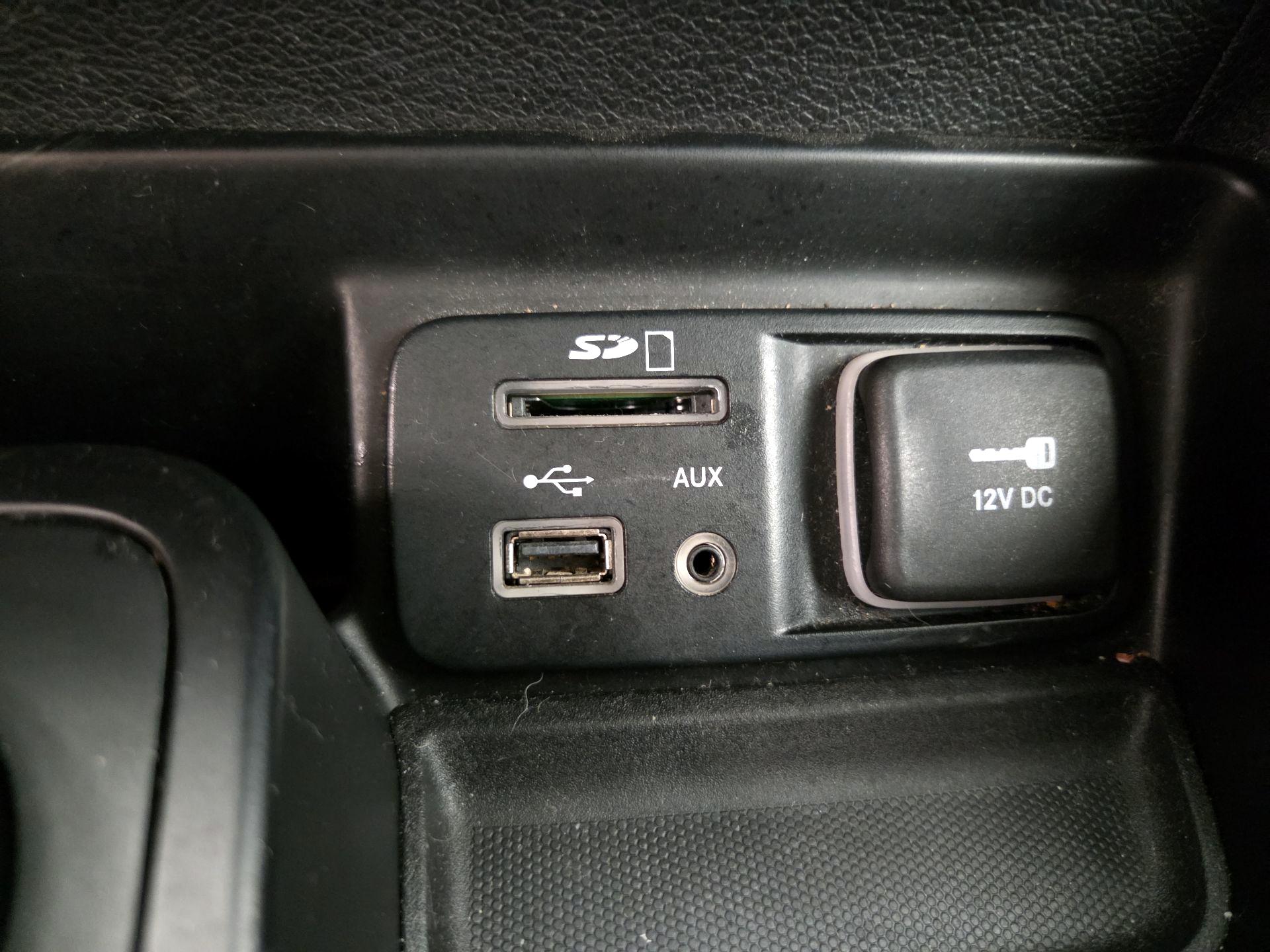 Thumbnail: 2014 Jeep Cherokee - 18