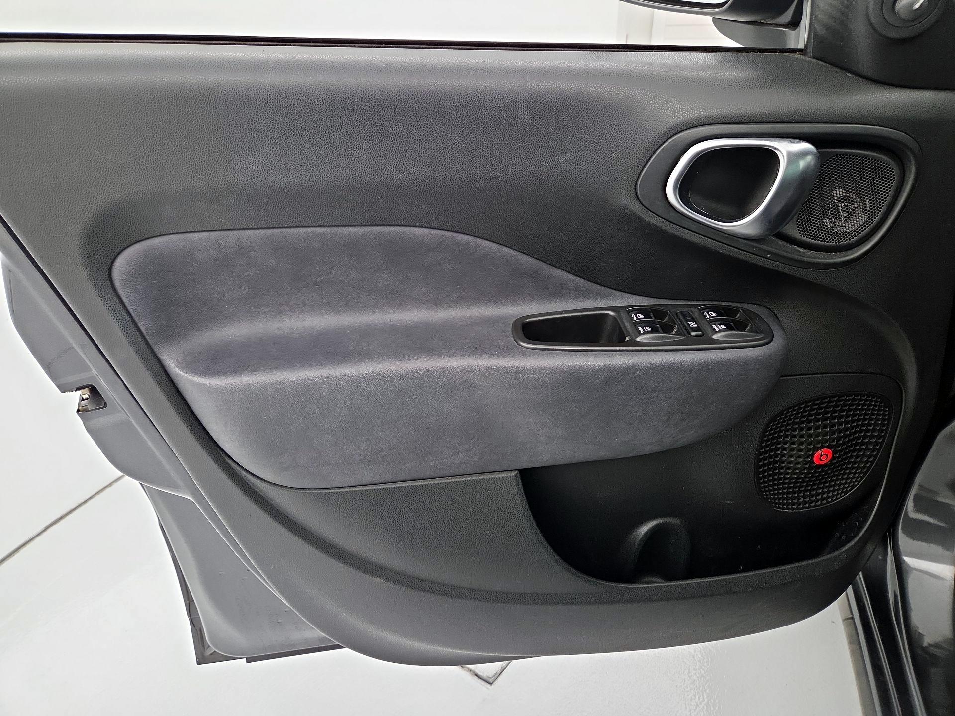 Thumbnail: 2017 Fiat 500L - 12