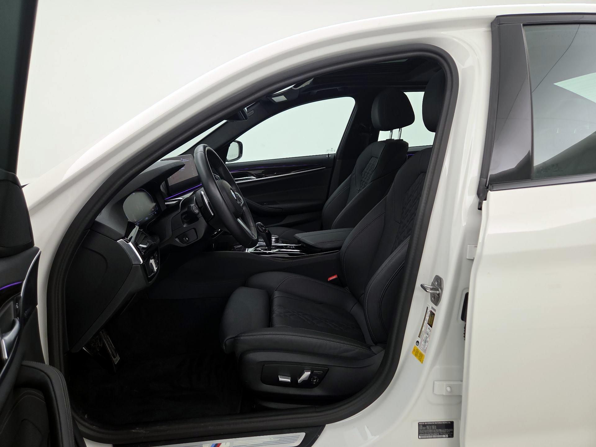 Thumbnail: 2023 BMW 5 Series - 11