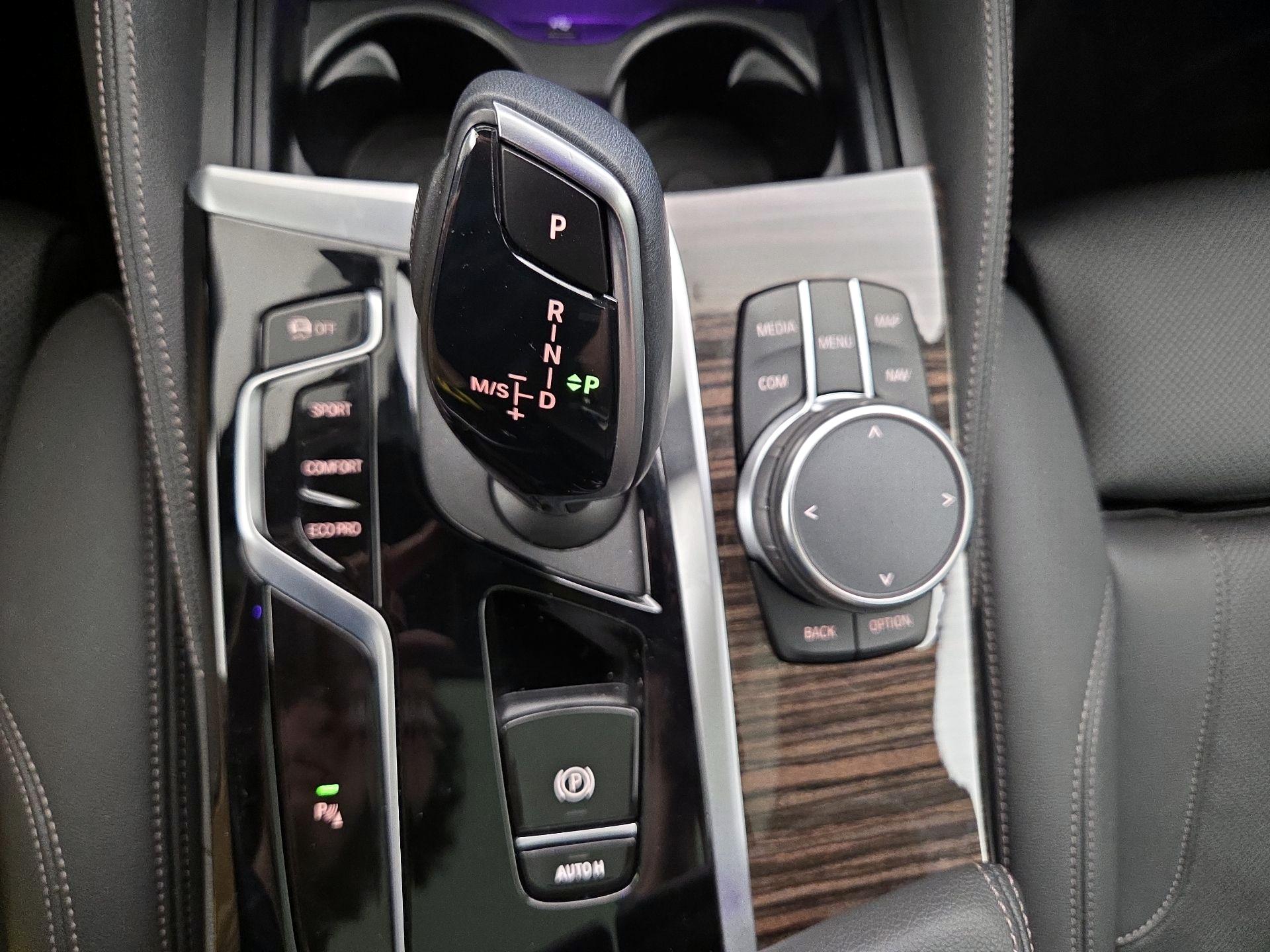 Thumbnail: 2023 BMW 5 Series - 18