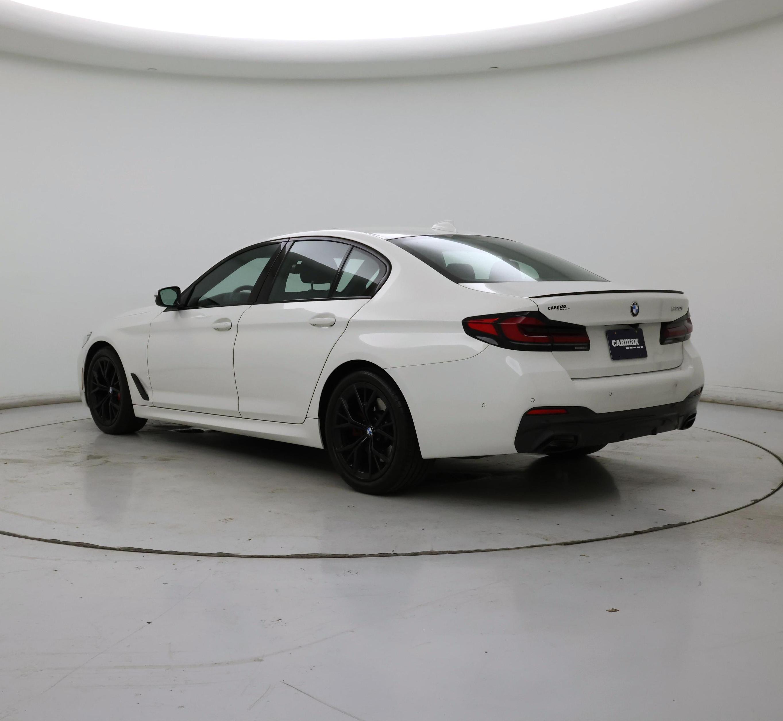 Thumbnail: 2023 BMW 5 Series - 2