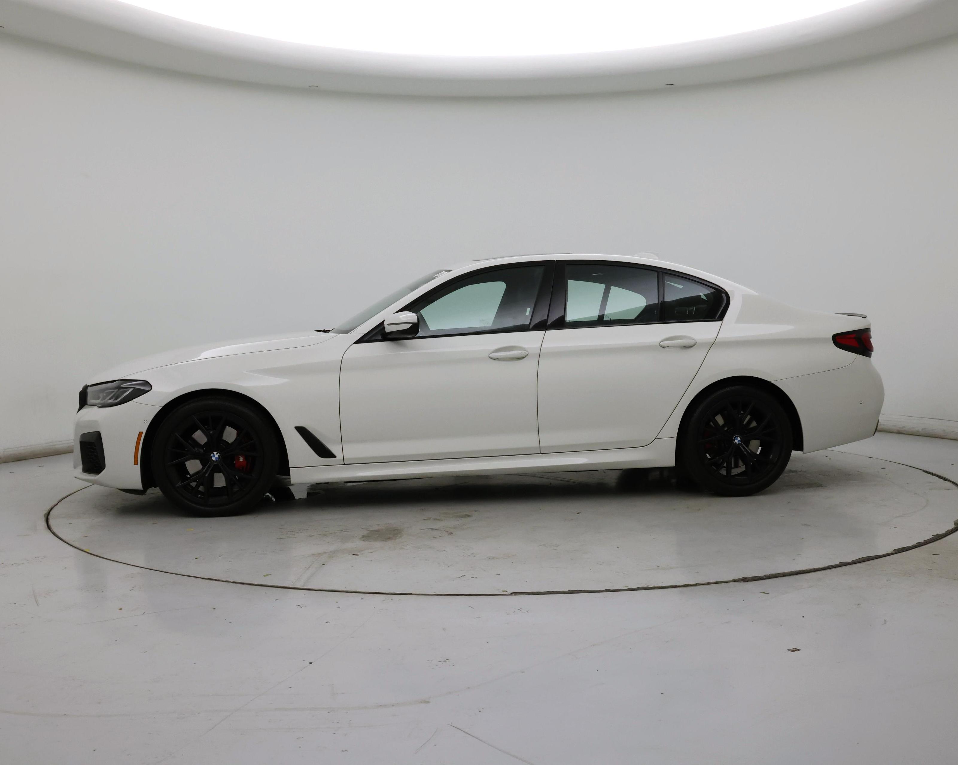 Thumbnail: 2023 BMW 5 Series - 3