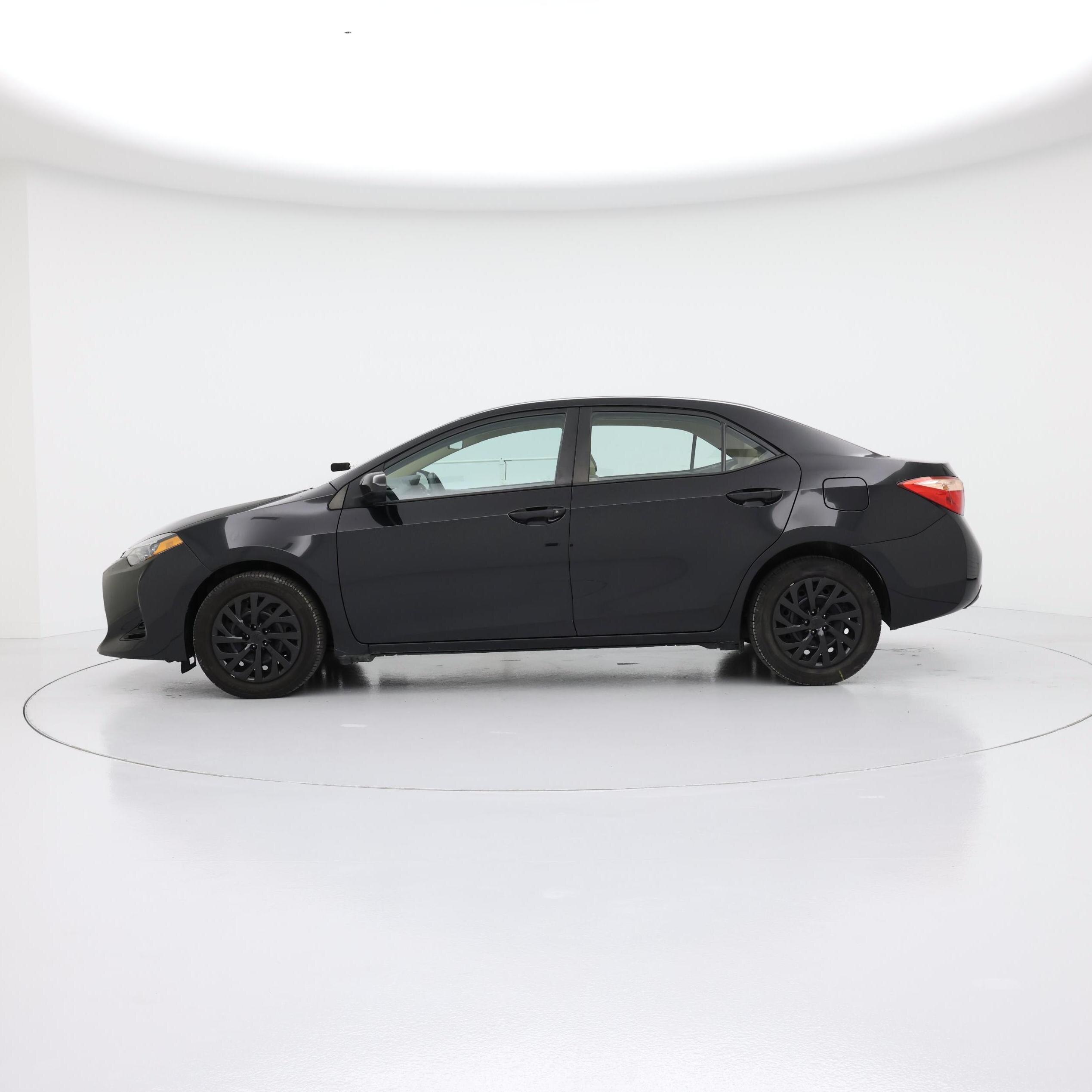 Thumbnail: 2018 Toyota Corolla - 3