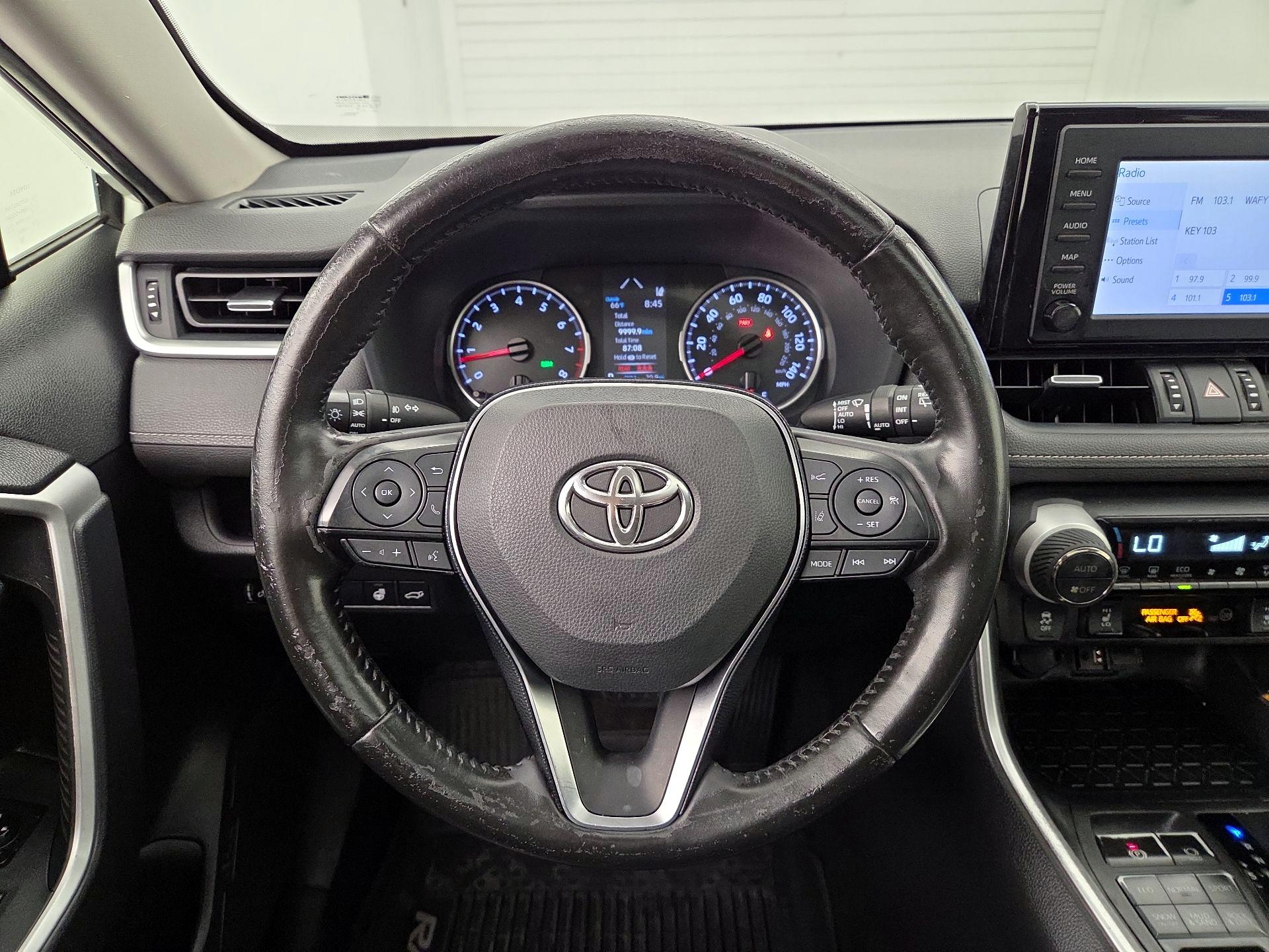 Thumbnail: 2019 Toyota RAV4 - 10