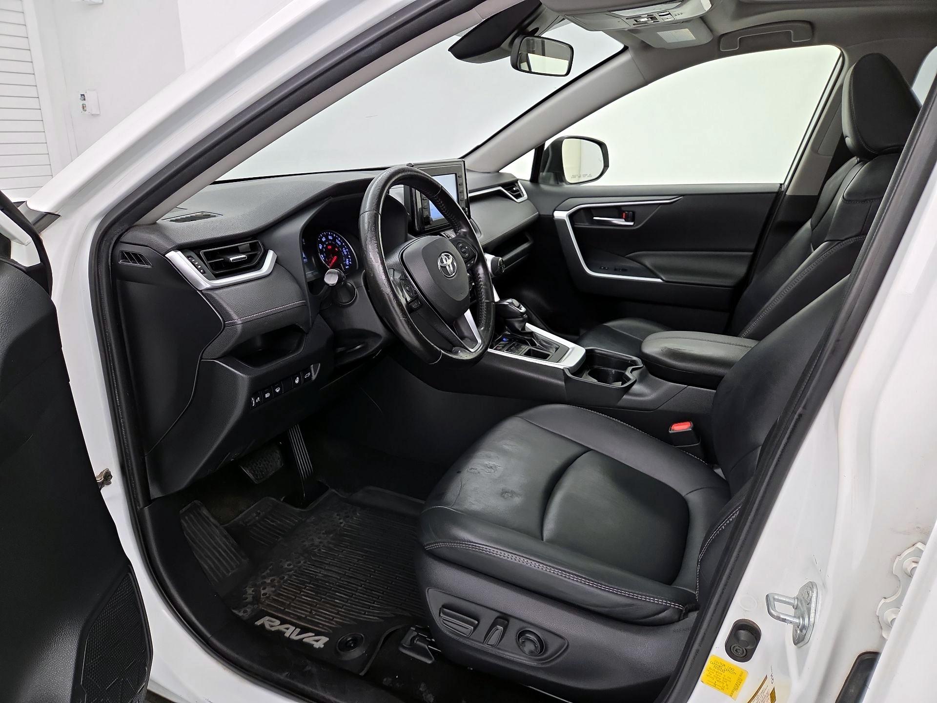 Thumbnail: 2019 Toyota RAV4 - 11