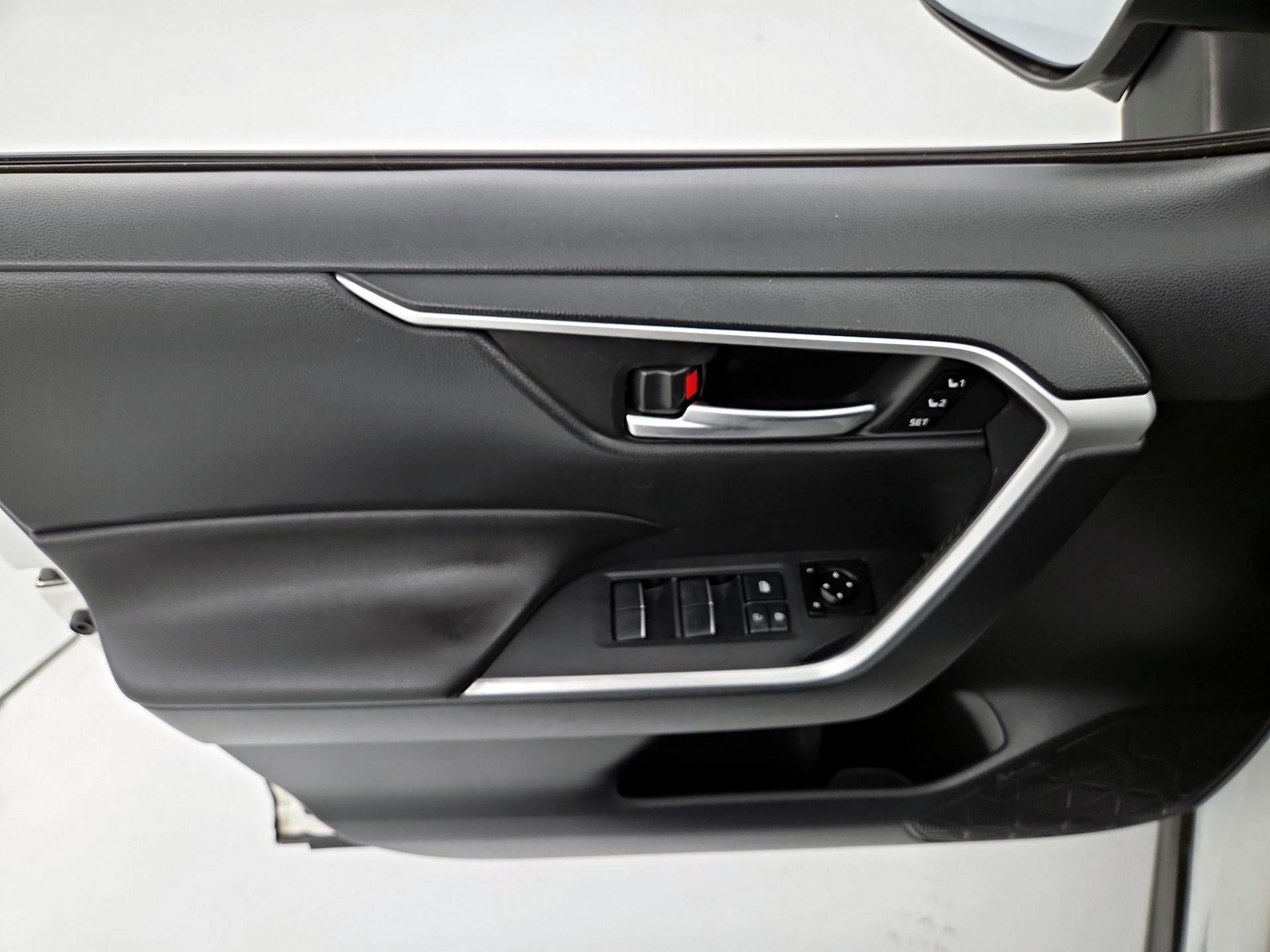 Thumbnail: 2019 Toyota RAV4 - 12