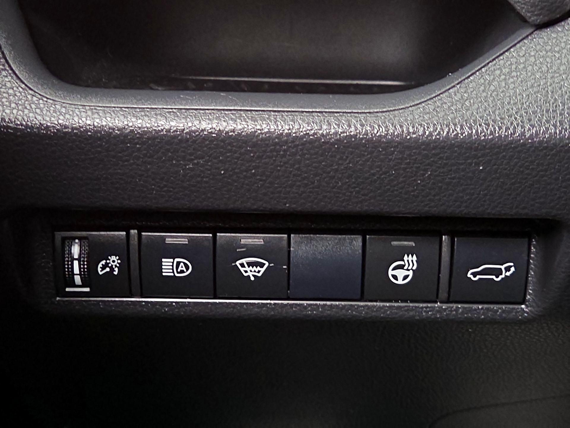 Thumbnail: 2019 Toyota RAV4 - 13