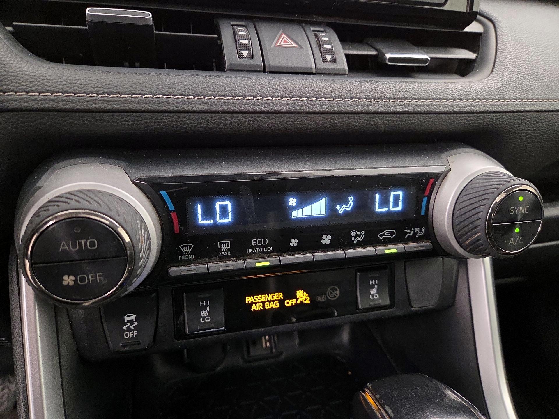 Thumbnail: 2019 Toyota RAV4 - 16