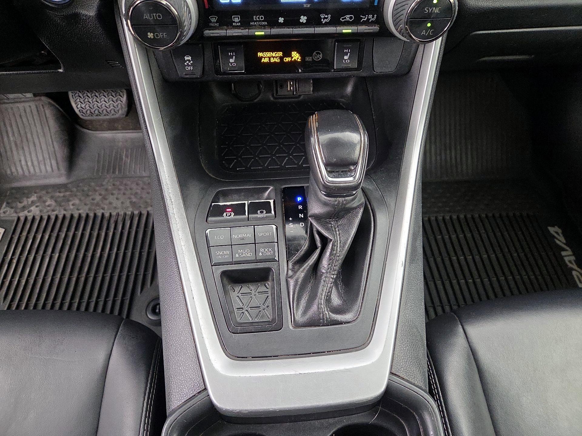 Thumbnail: 2019 Toyota RAV4 - 17