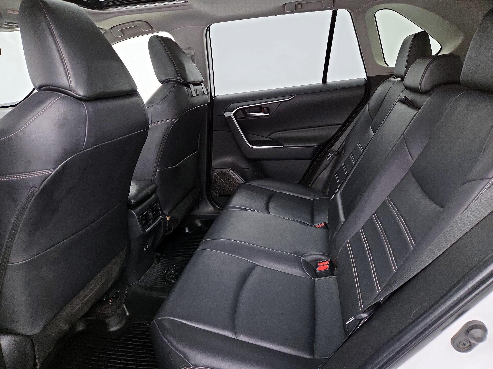 Thumbnail: 2019 Toyota RAV4 - 20