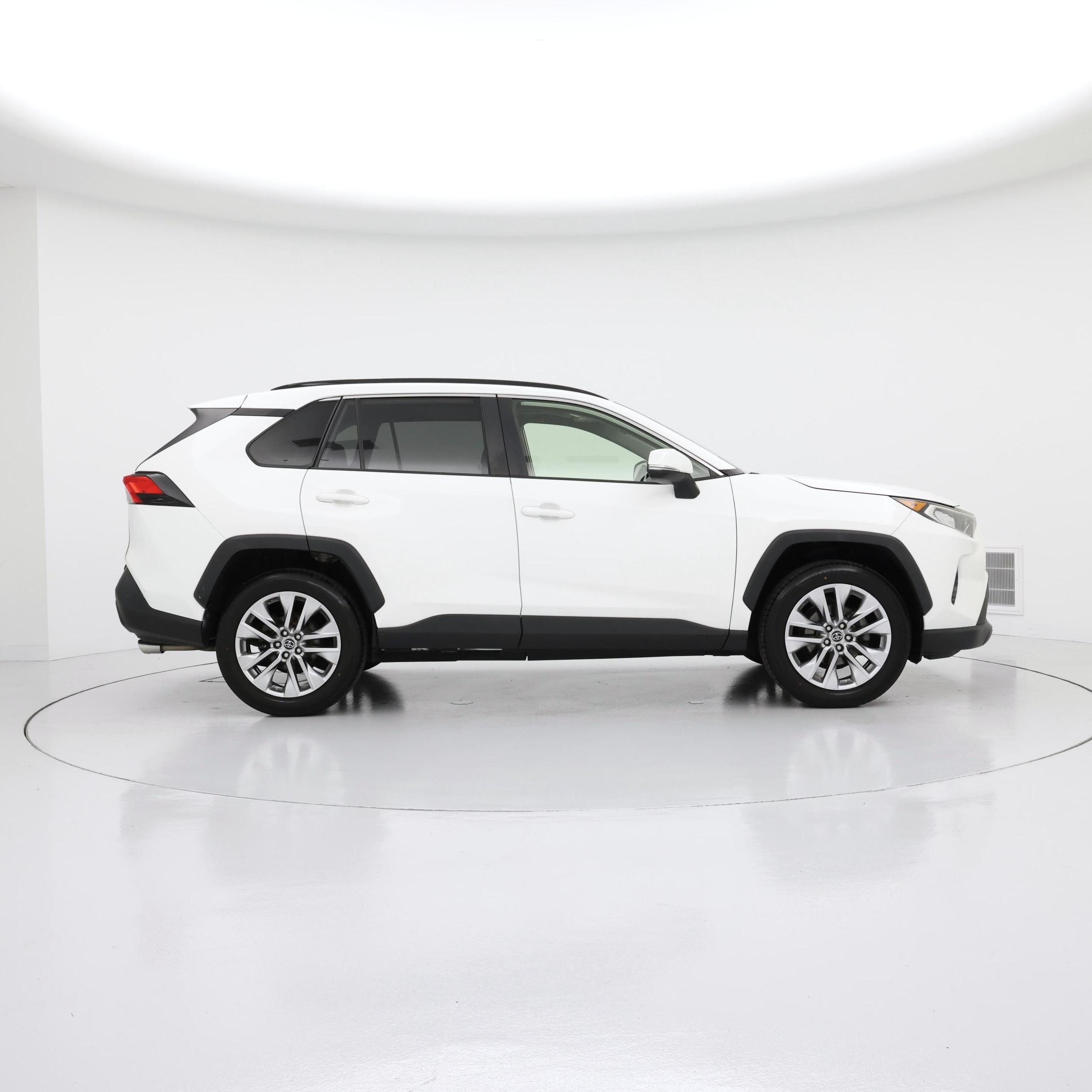 Thumbnail: 2019 Toyota RAV4 - 7