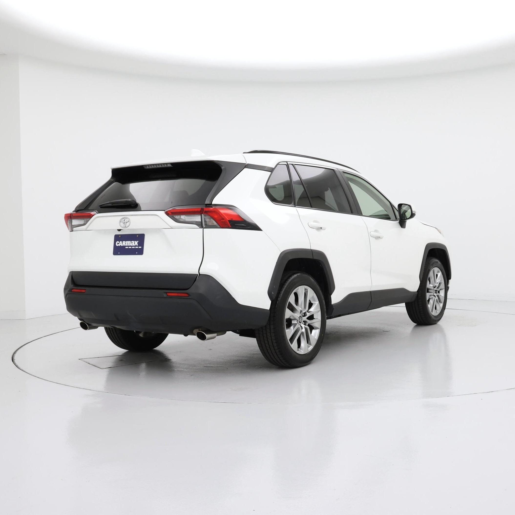 Thumbnail: 2019 Toyota RAV4 - 8