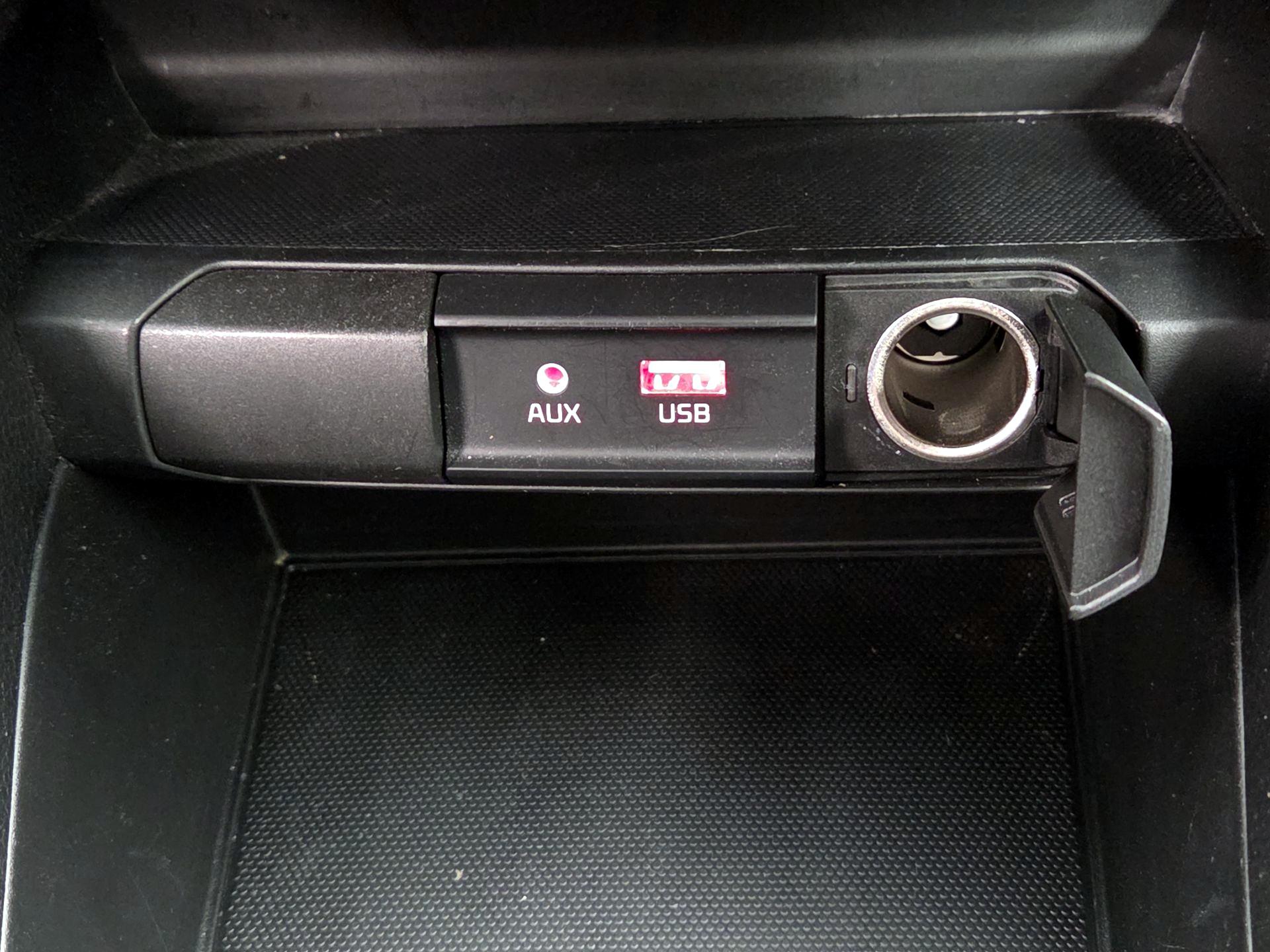 Thumbnail: 2018 Kia Rio - 18