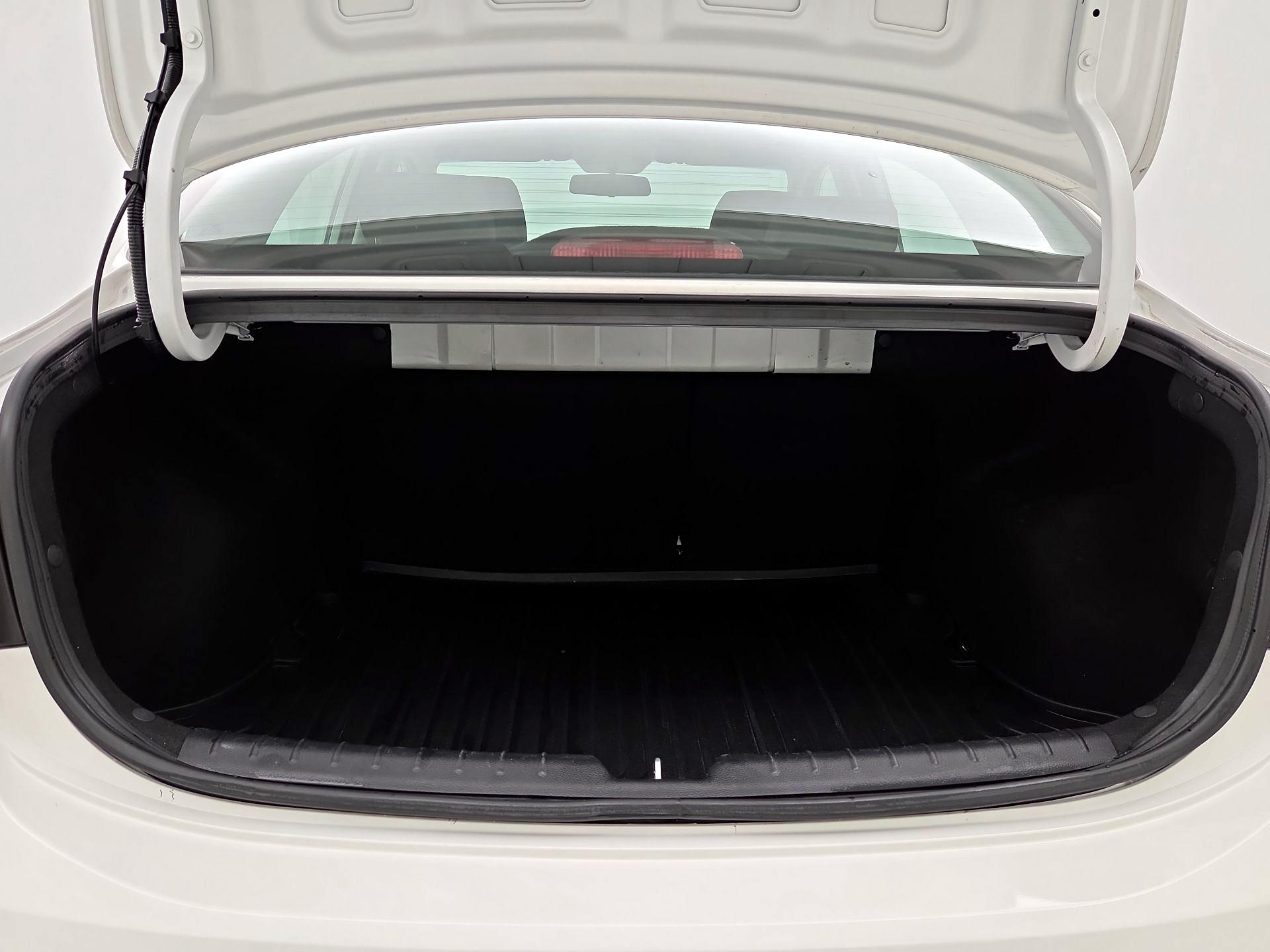 Thumbnail: 2018 Kia Rio - 20