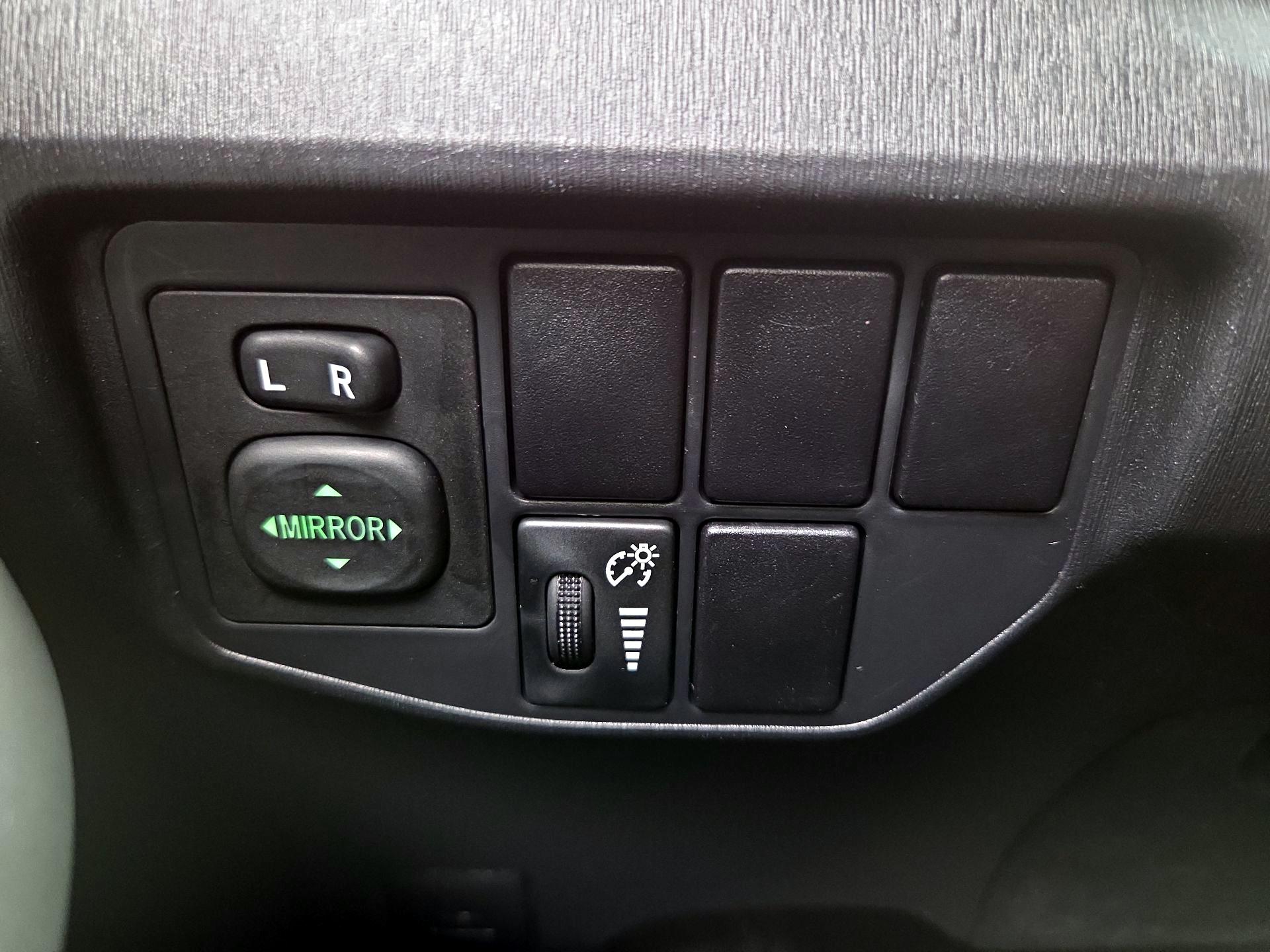 Thumbnail: 2014 Toyota Prius - 13
