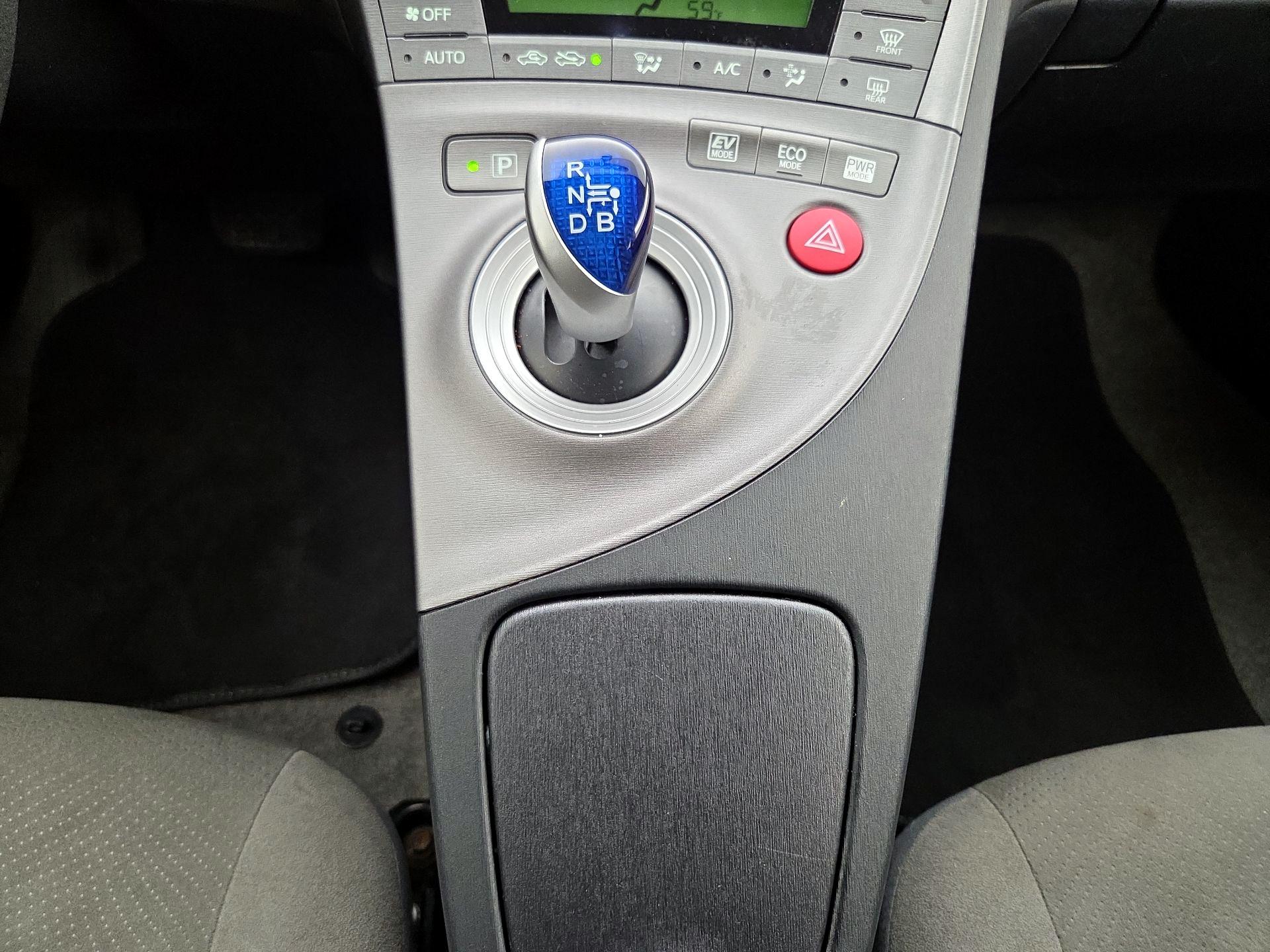 Thumbnail: 2014 Toyota Prius - 16