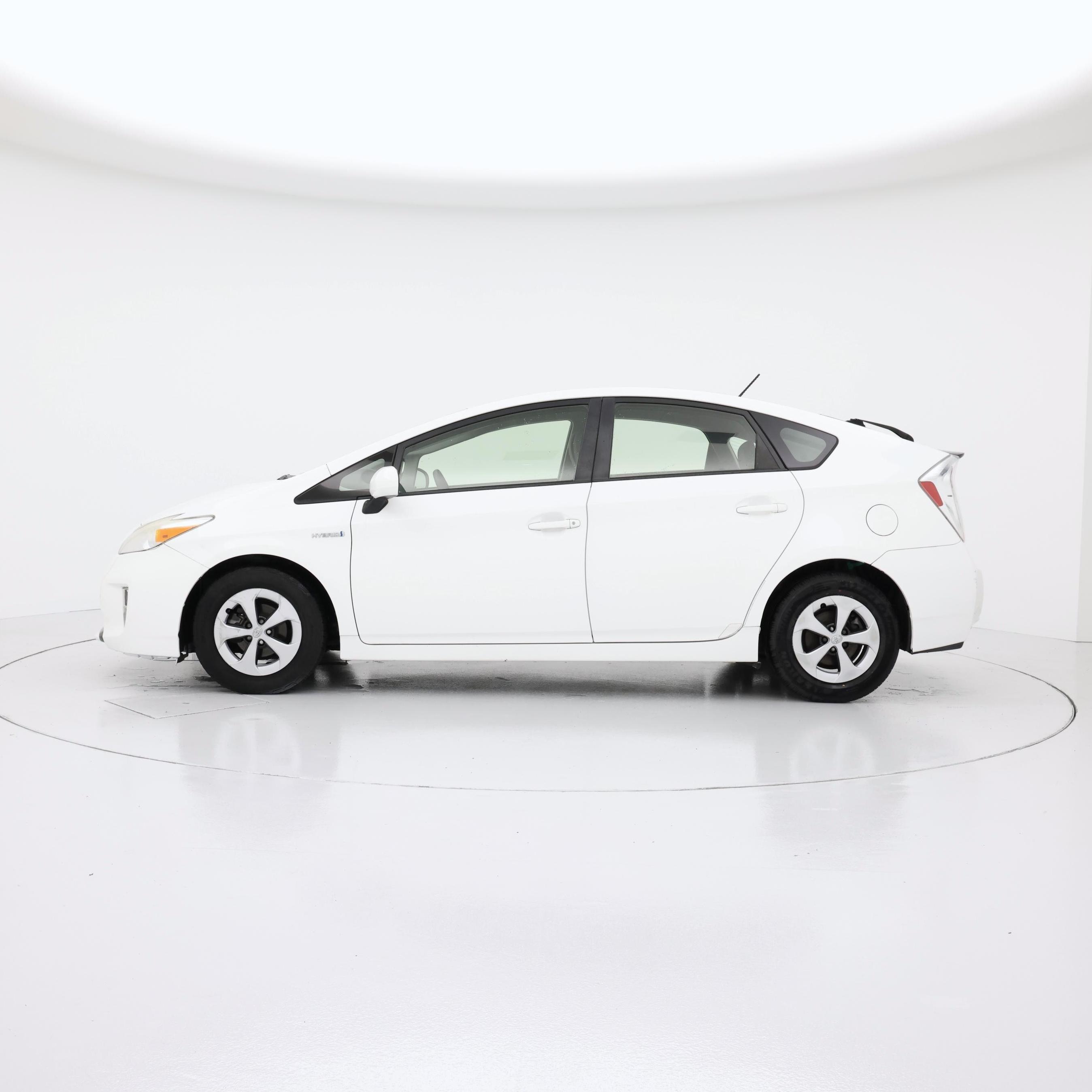 Thumbnail: 2014 Toyota Prius - 3